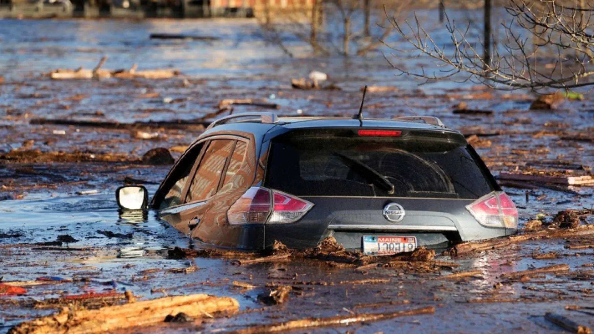 غرق مركبة نتيجة للفيضانات بسبب العواصف في أستراليا
