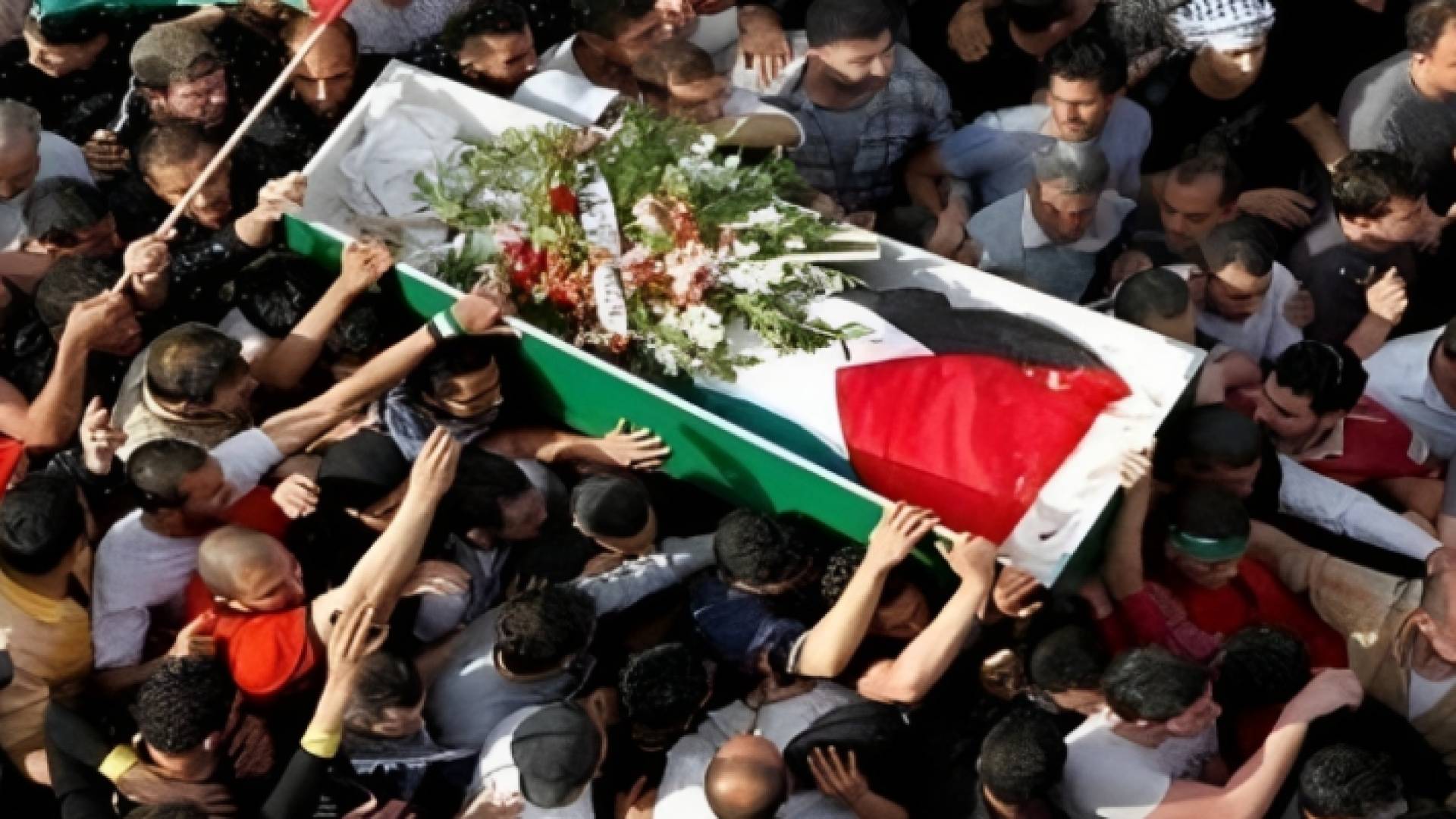 تشييع جنازة أحد شهداء في فلسطين