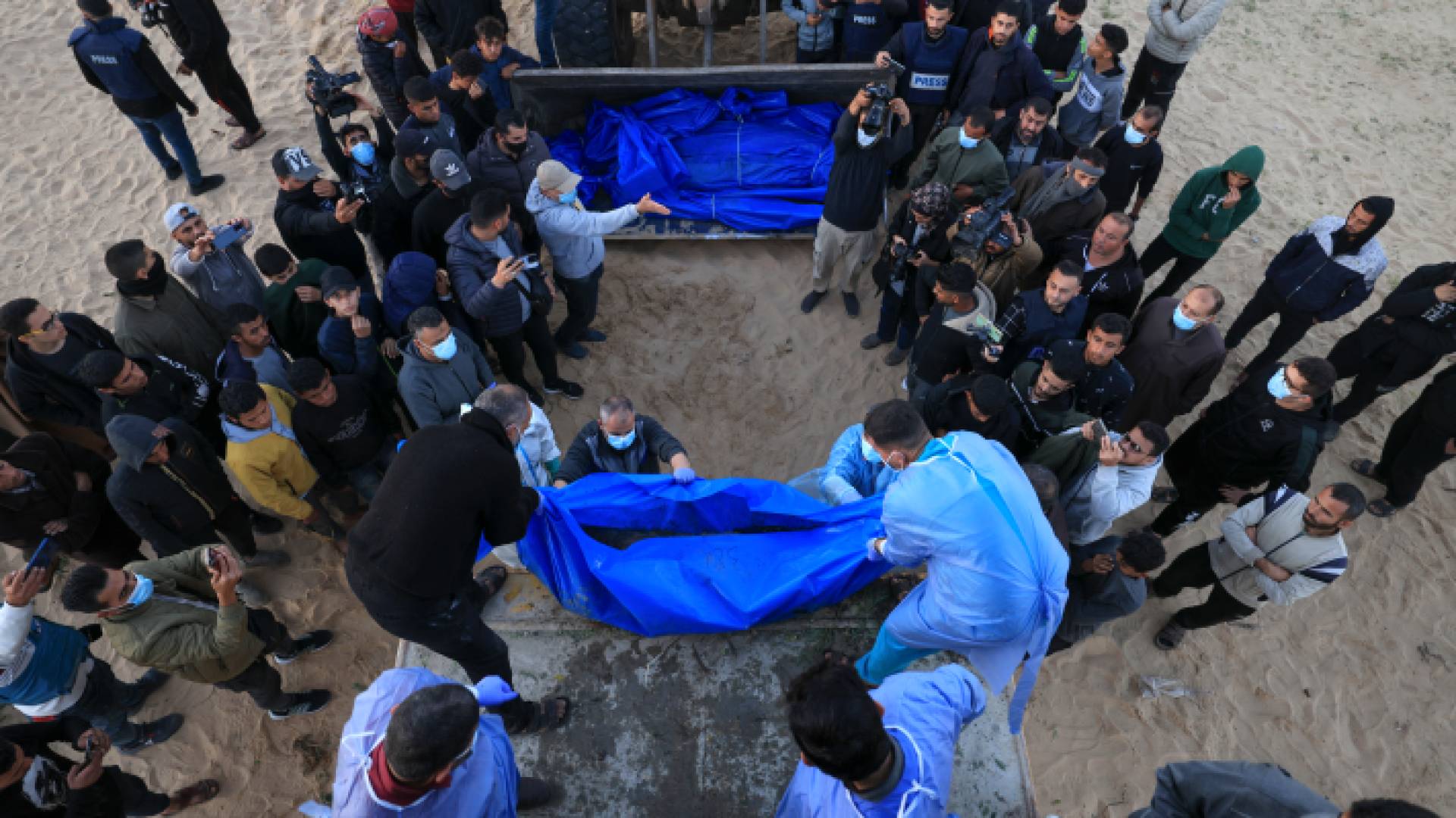 مقبرة جماعية تضم شهداء في رفح