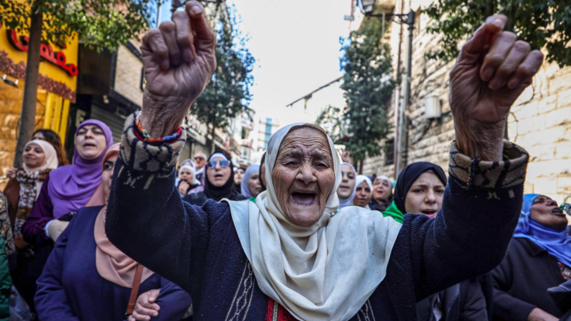 حاجة فلسطينية تصرخ