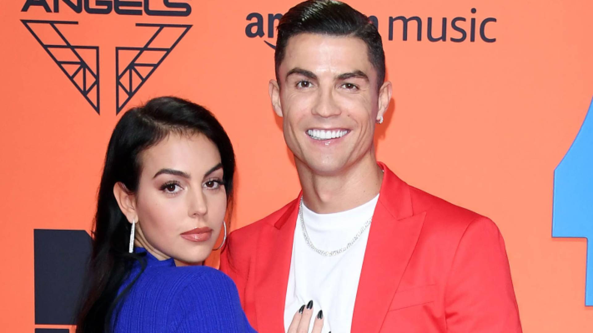 صورة تجمع رونالدو بصديقته جورجينا