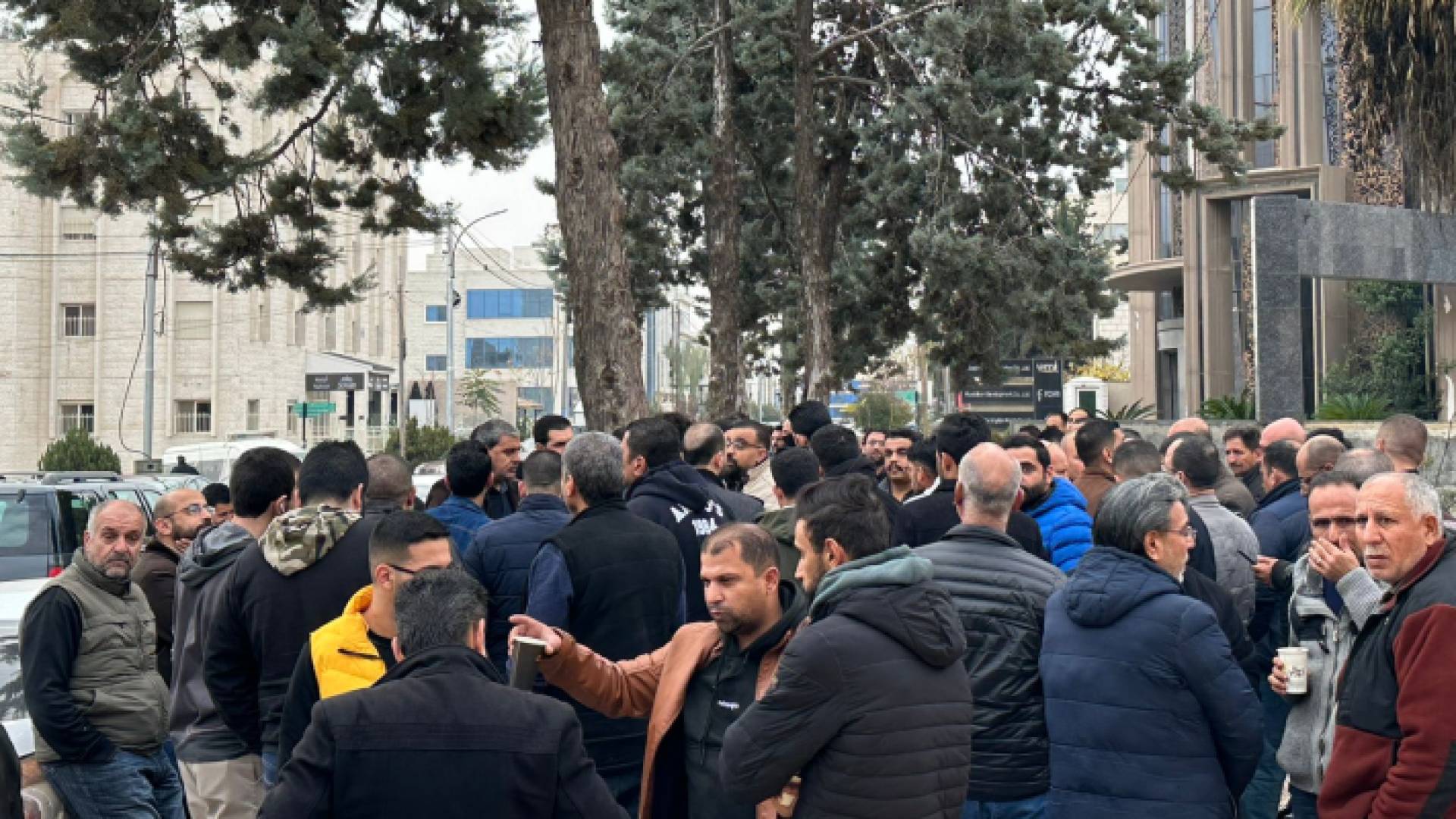 اعتصام السائقين أمام الوزارة