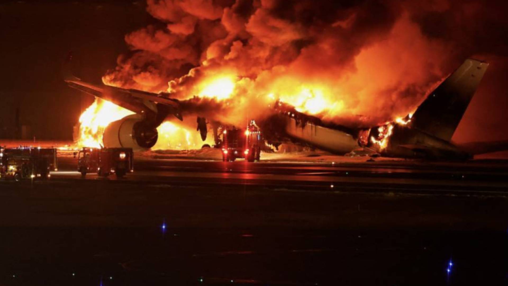 لحظة احتراق الطائرة