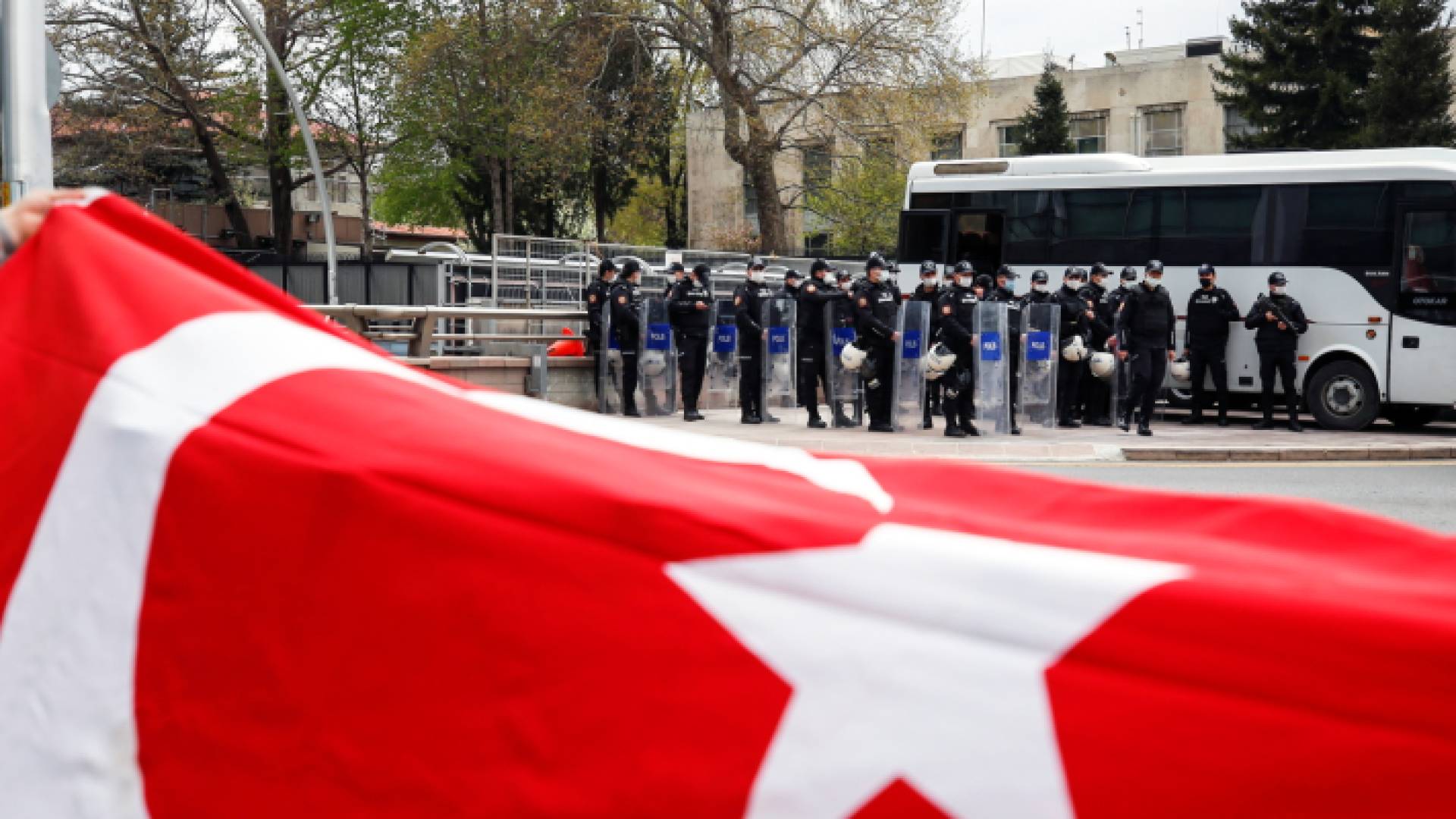 السلطات التركية تعتقل 33 شخصا يشتبه في تورطهم في أنشطة تجسس لصالح تل أبيب