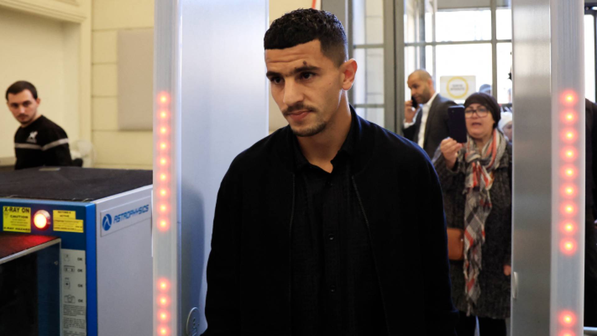 اللاعب الجزائري يوسف عطال