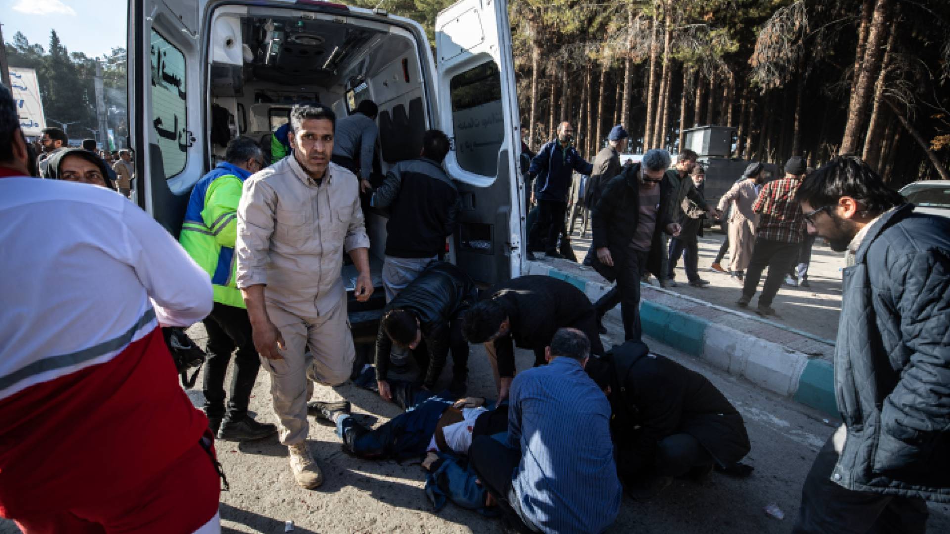 لحظة إسعاف مصابين