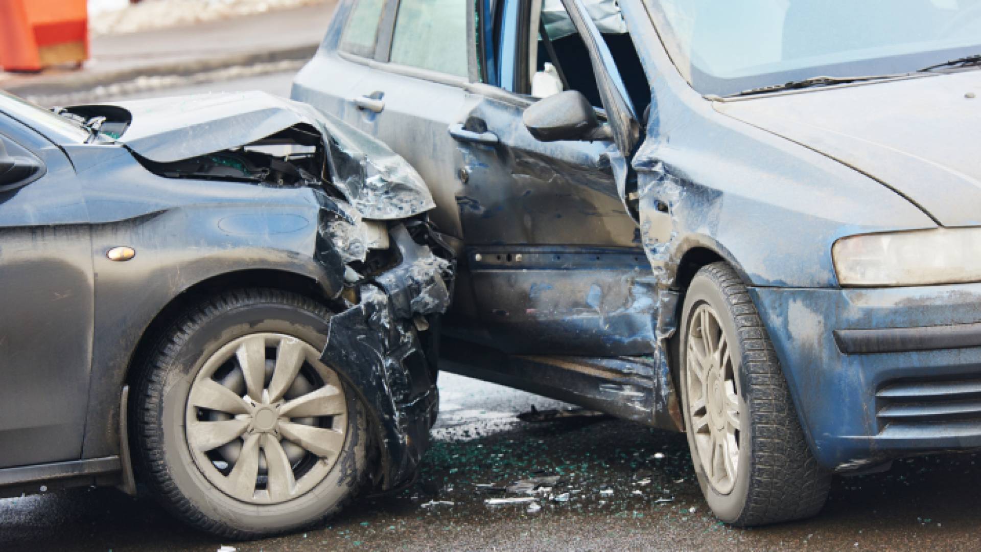 حادث تصادم بين مركبتين