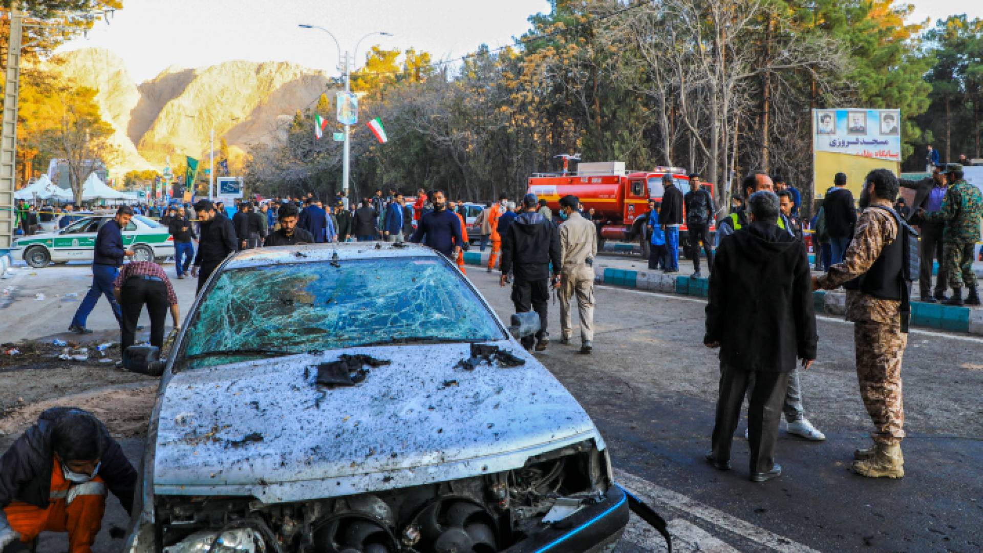 من موقع الانفجارين اللذين أوديا بحياة العشرات في إيران
