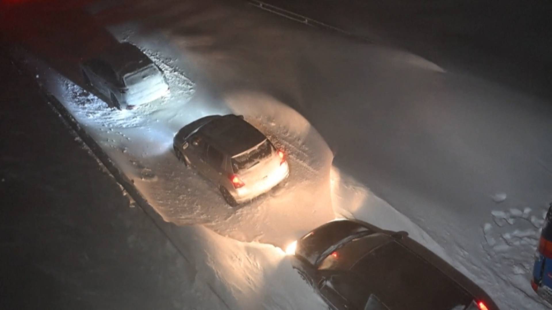 تكدس المركبات في الطريق