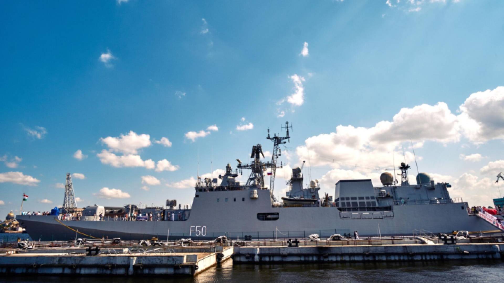 سفينة تابعة للبحرية الهندية