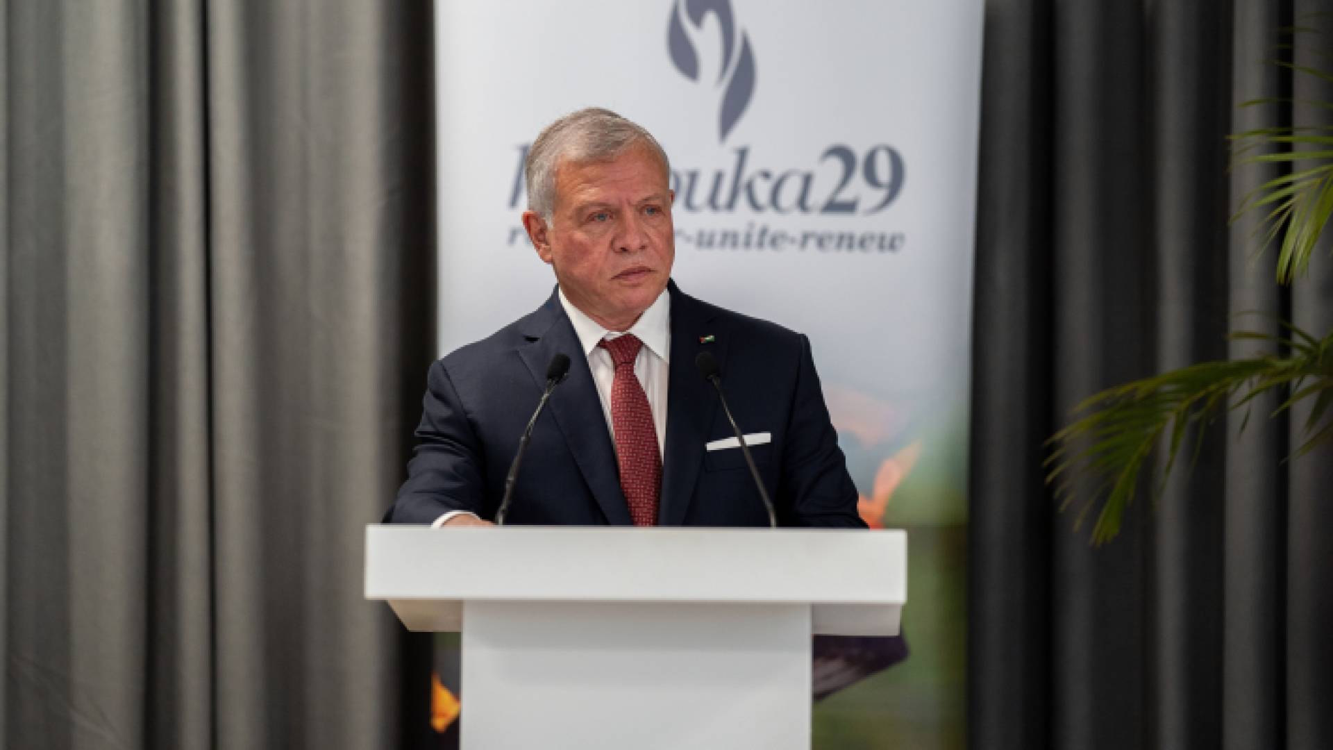 الملك يلقي كلمة خلال زيارته إلى صرح كيغالي التذكاري للإبادة الجماعية في العاصمة الرواندية