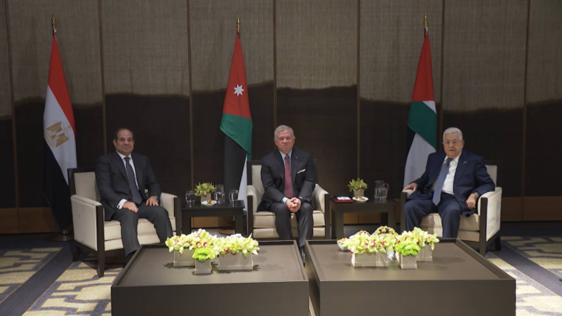 الملك والرئيسان المصري والفلسطيني