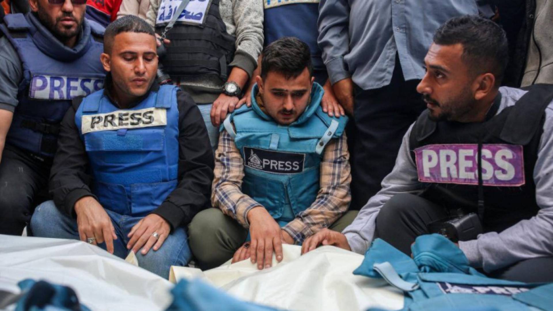 من تشييع جثمان صحفيون ارتقو في قطاع غزة - أرشيفية