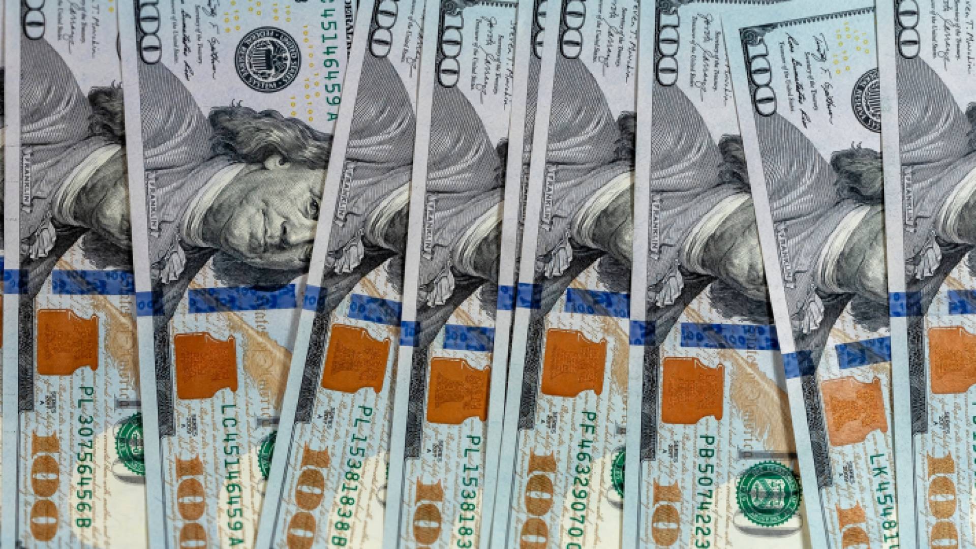 دولارات أمريكية