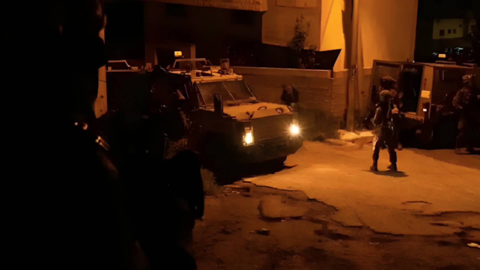 قوات الاحتلال خلال اقتحام إحدى المدن الفلسطينية