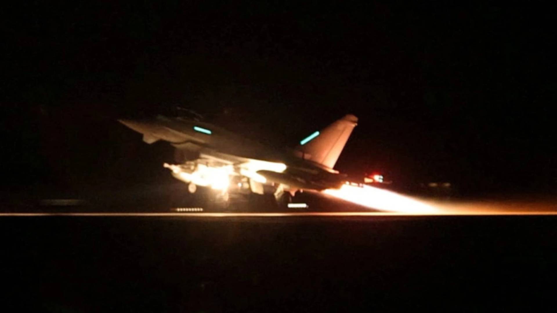 الحوثيون: نعتبر وجود الأمريكيين في المنطقة غير مشروع