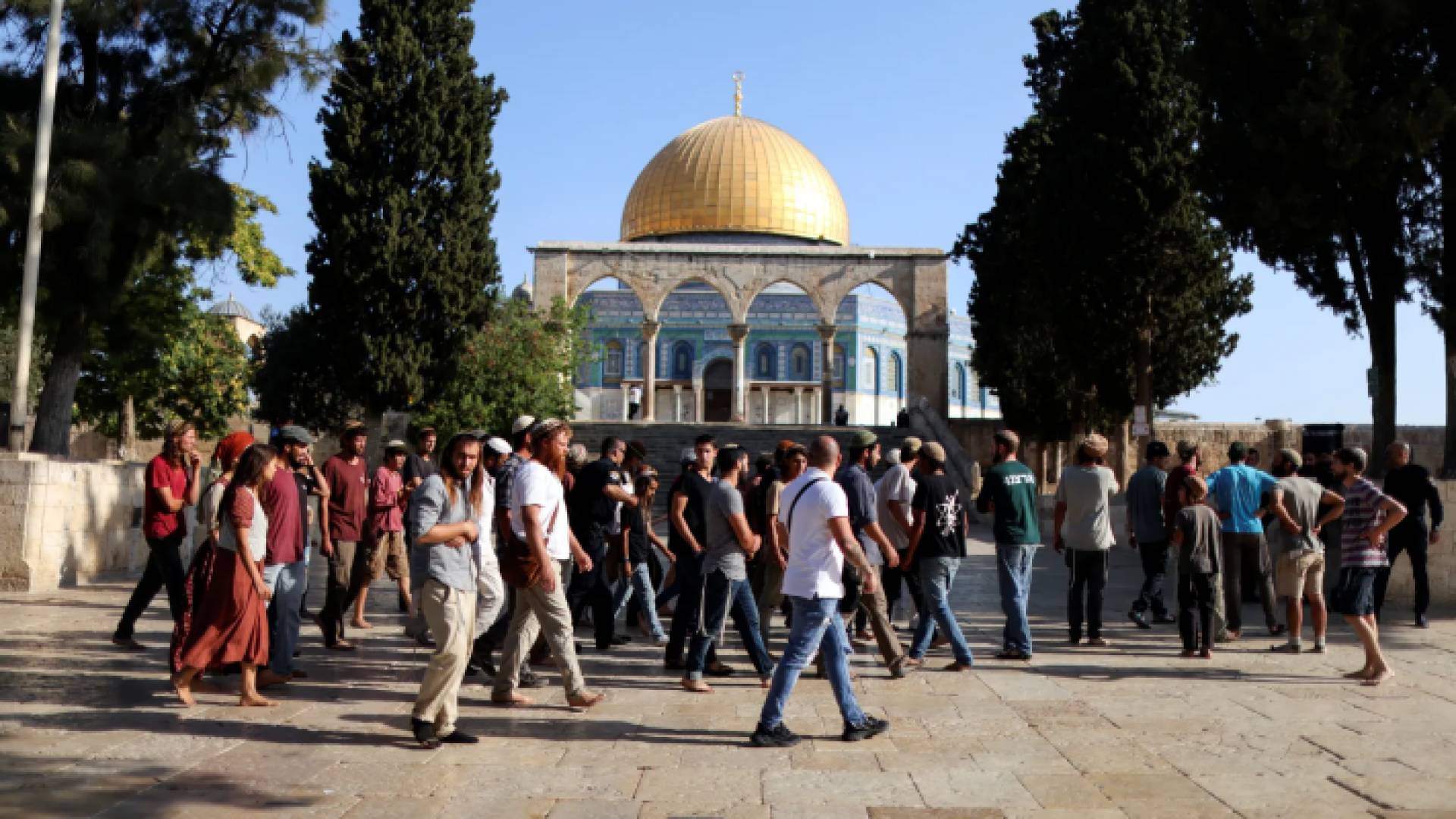 مستوطنون يقتحمون الأقصى