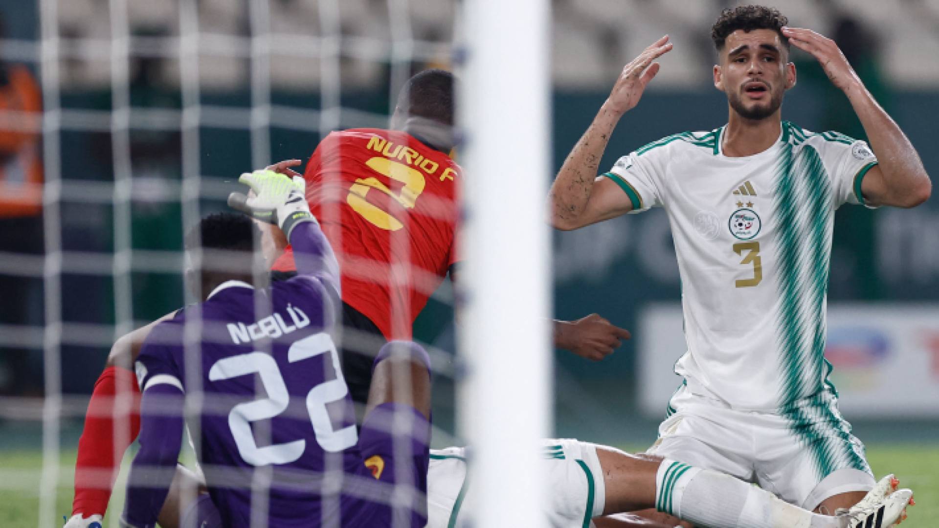 من مباراة الجزائر وأنغولا