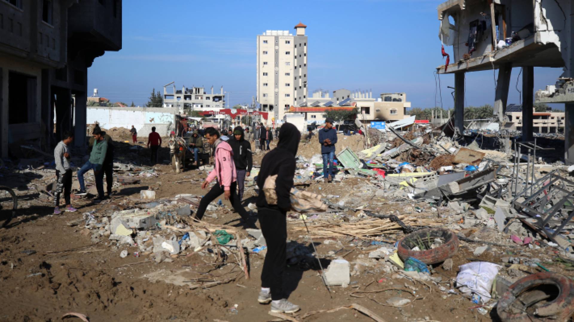 أهالي غزة عقب استهداف الاحتلال