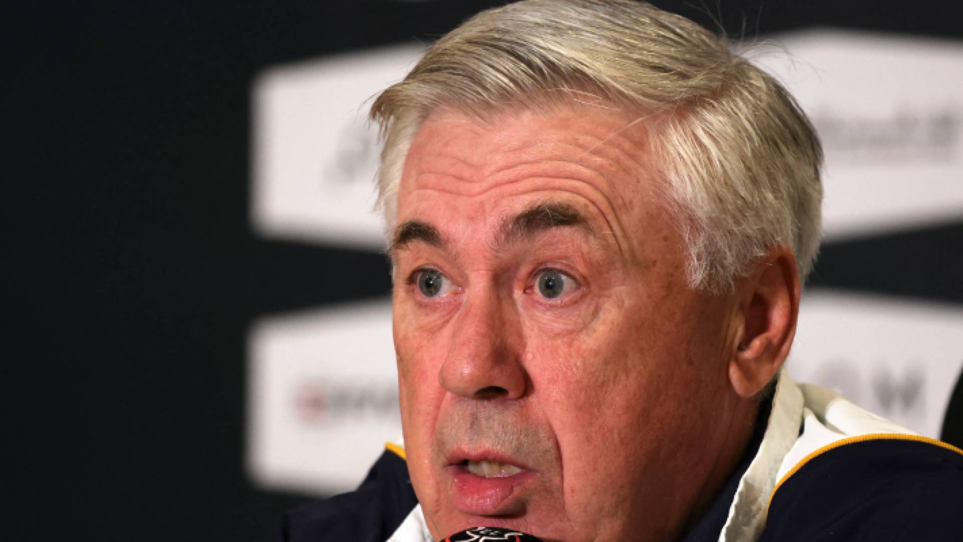 من مؤتمر صحفي