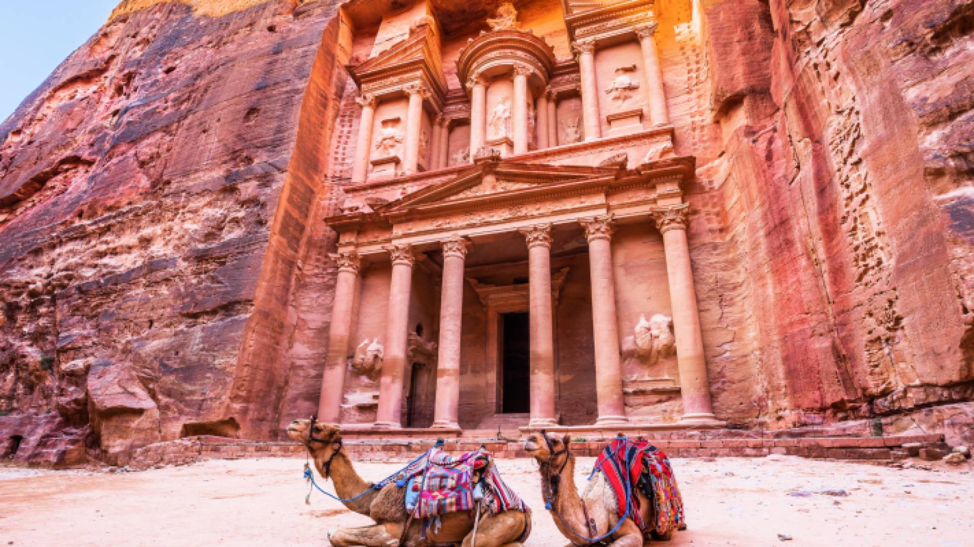 مدينة البترا الوردية