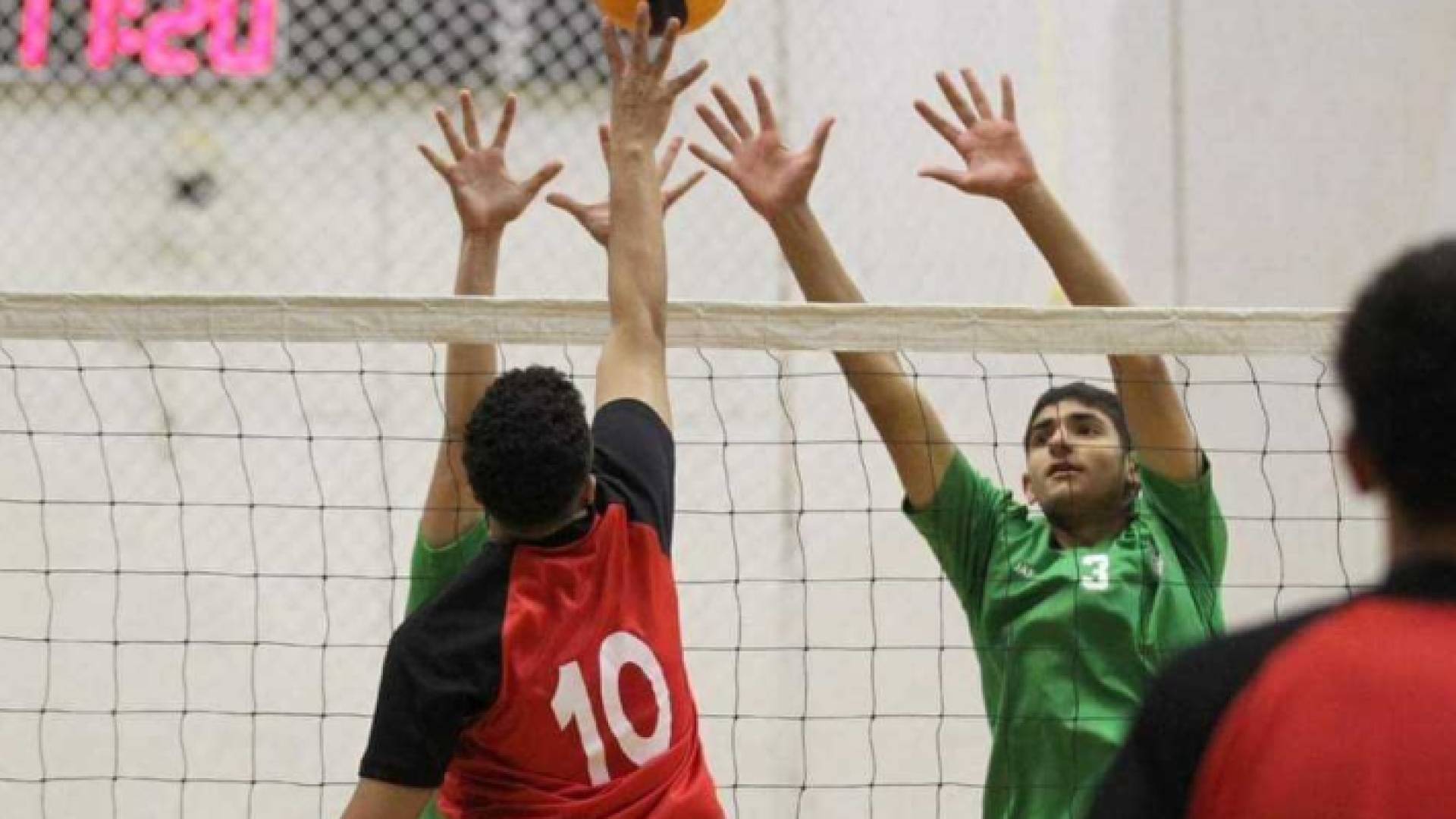 من مباراة الوحدات والكرمل