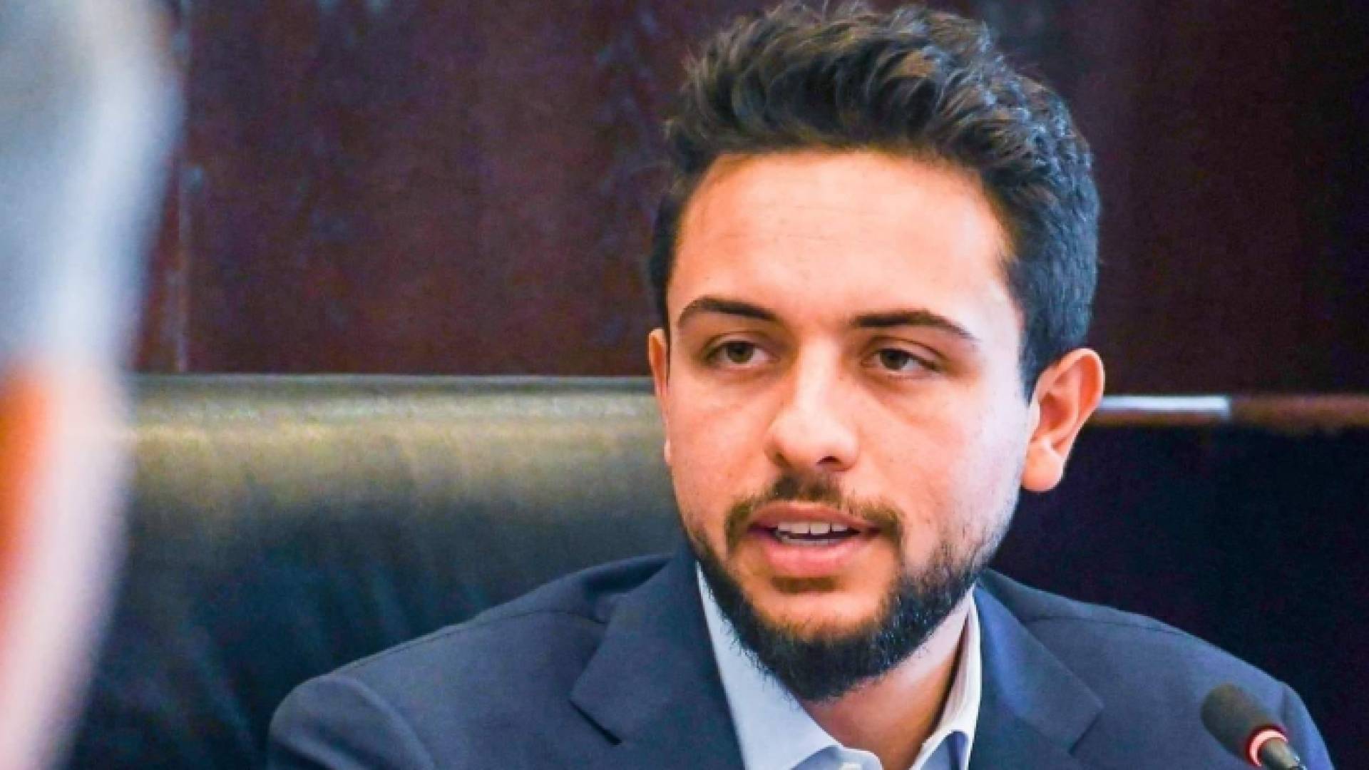 صورة سابقة لولي العهد الأمير حسين بن عبدالله