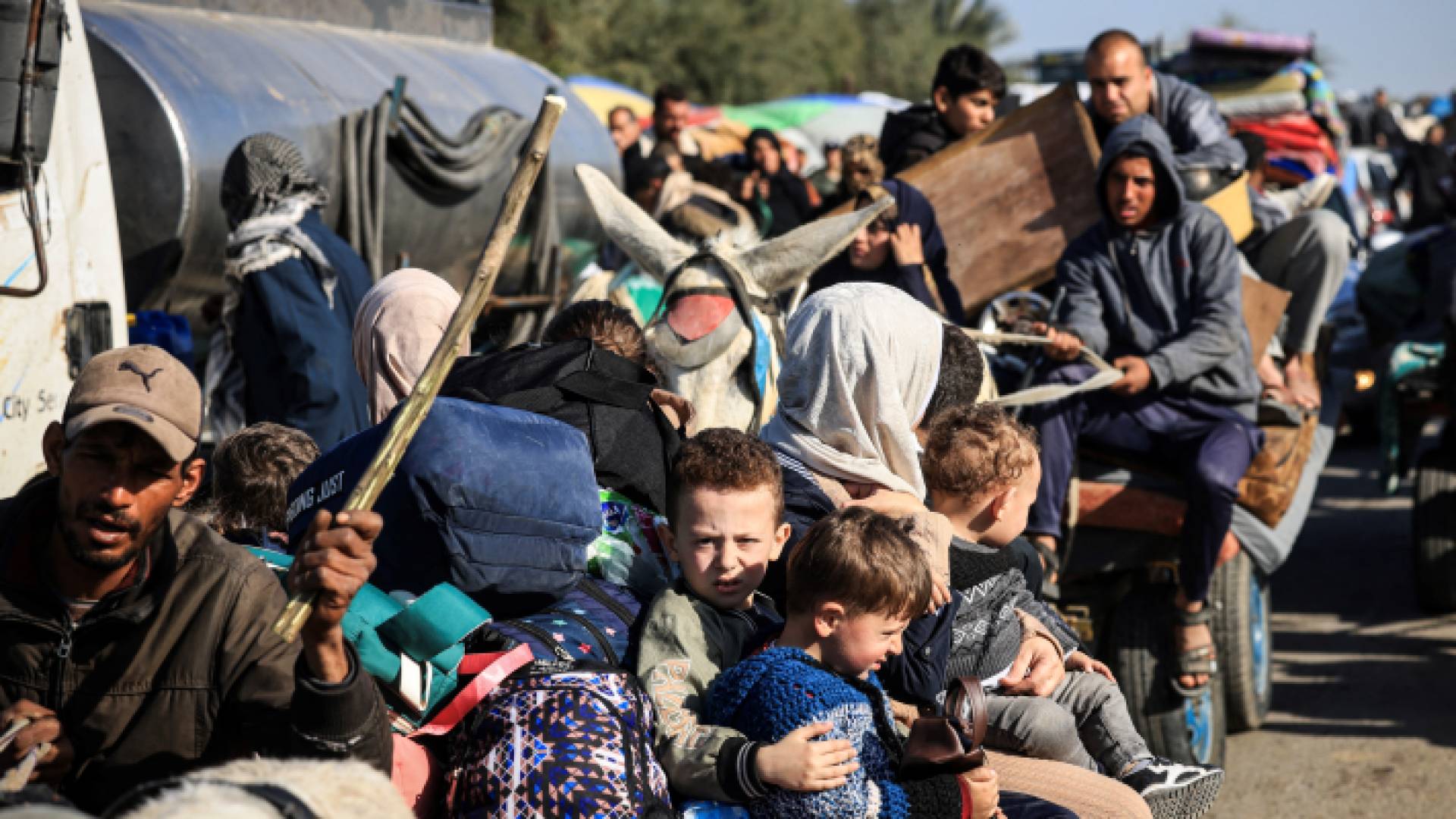 فلسطينيون نزحوا من خان يونس إلى رفح جنوبي قطاع غزة