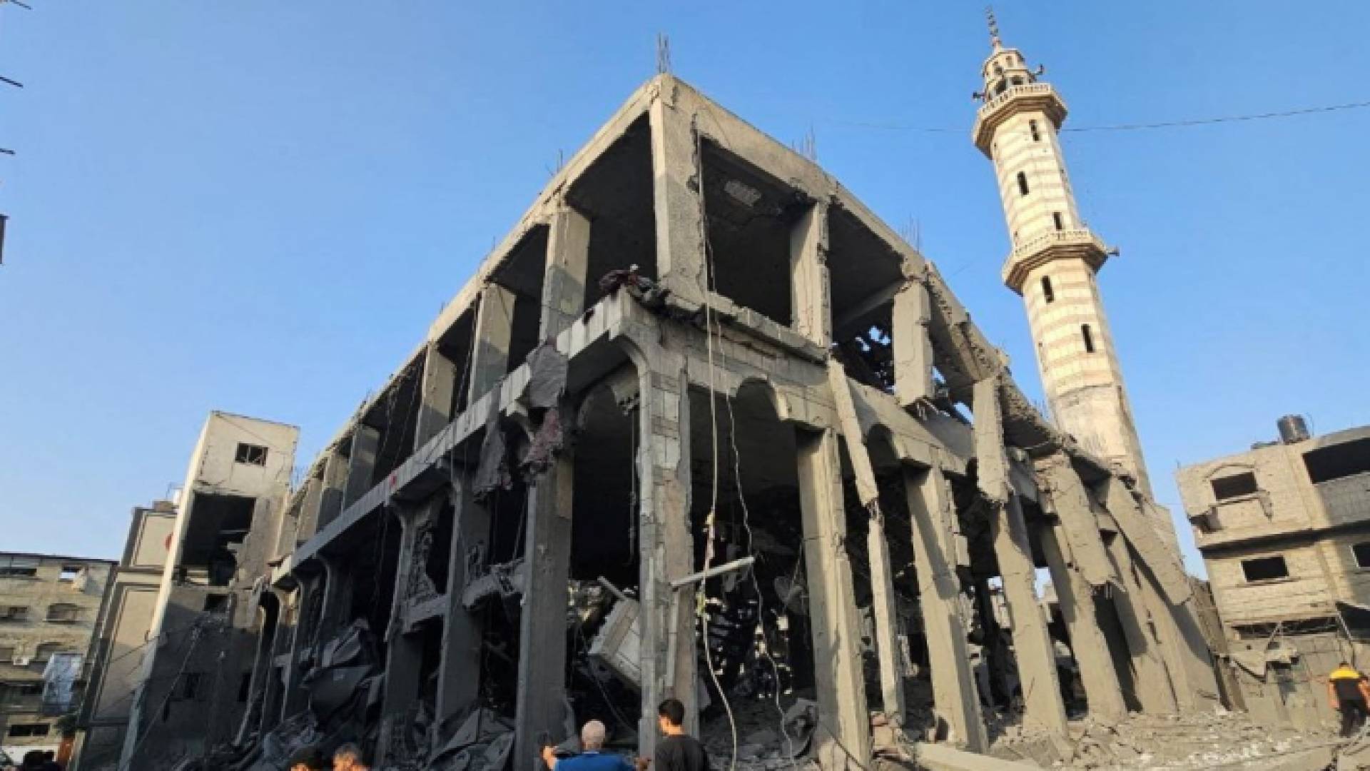 مسجد مدمر جراء قصف الاحتلال في غزة - أرشيفية