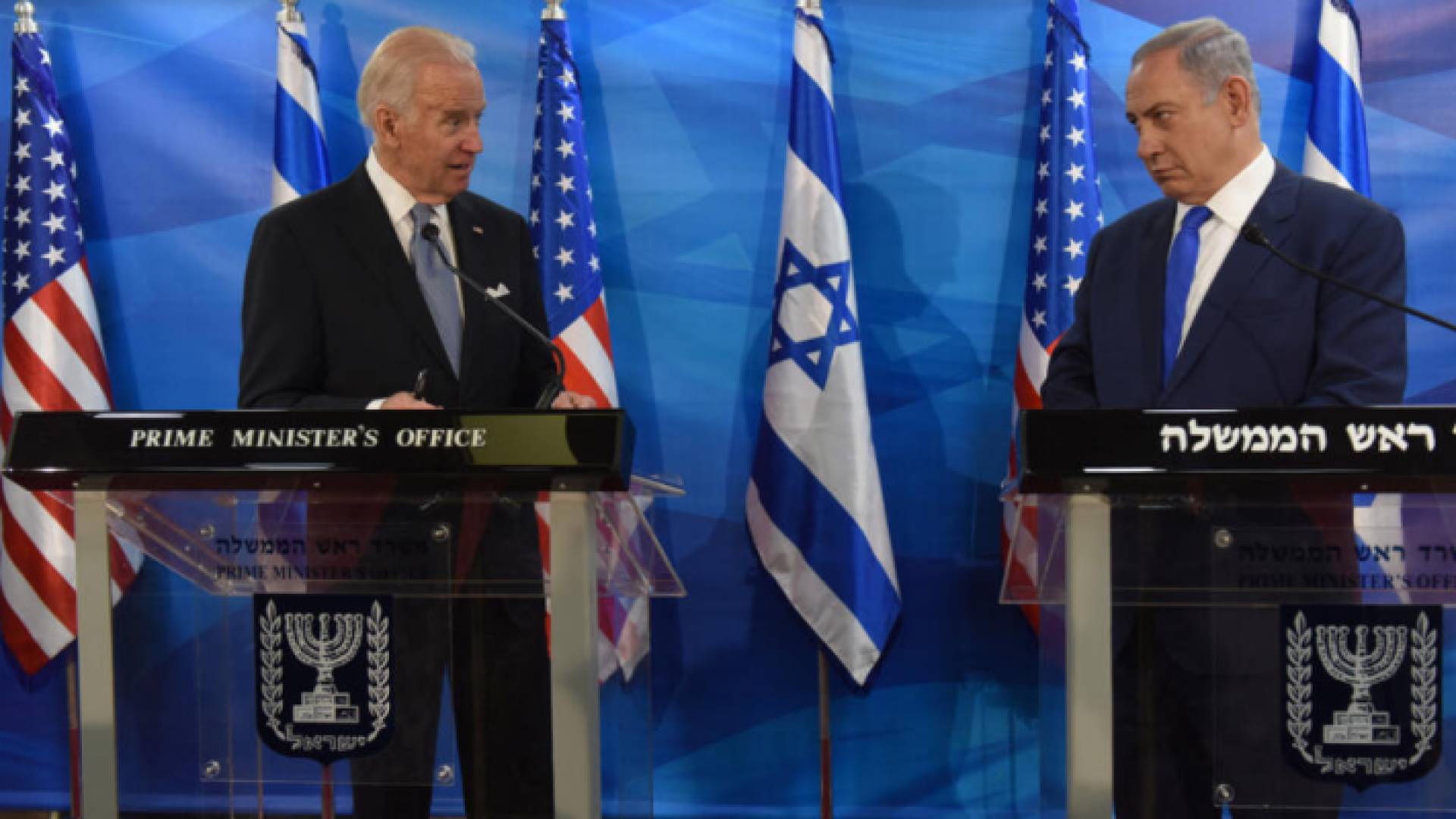 رئيس حكومة الاحتلال الإسرائيلي بنيامين نتنياهو والرئيس الأمريكي جو بايدن