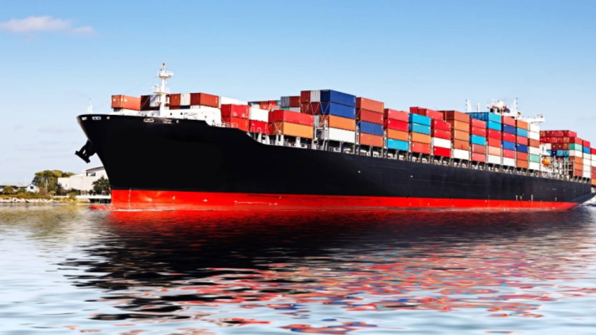 سفينة تجارية "تعبيرية"