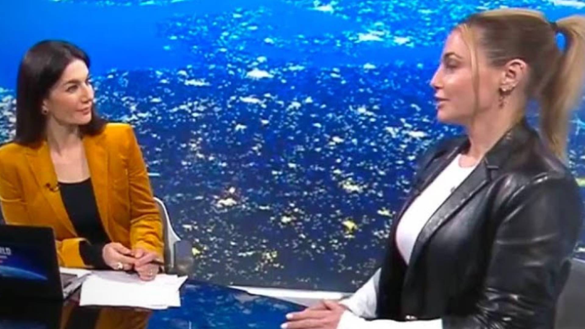 الإعلامية البريطانية خلال استضافتها في أحد البرامج