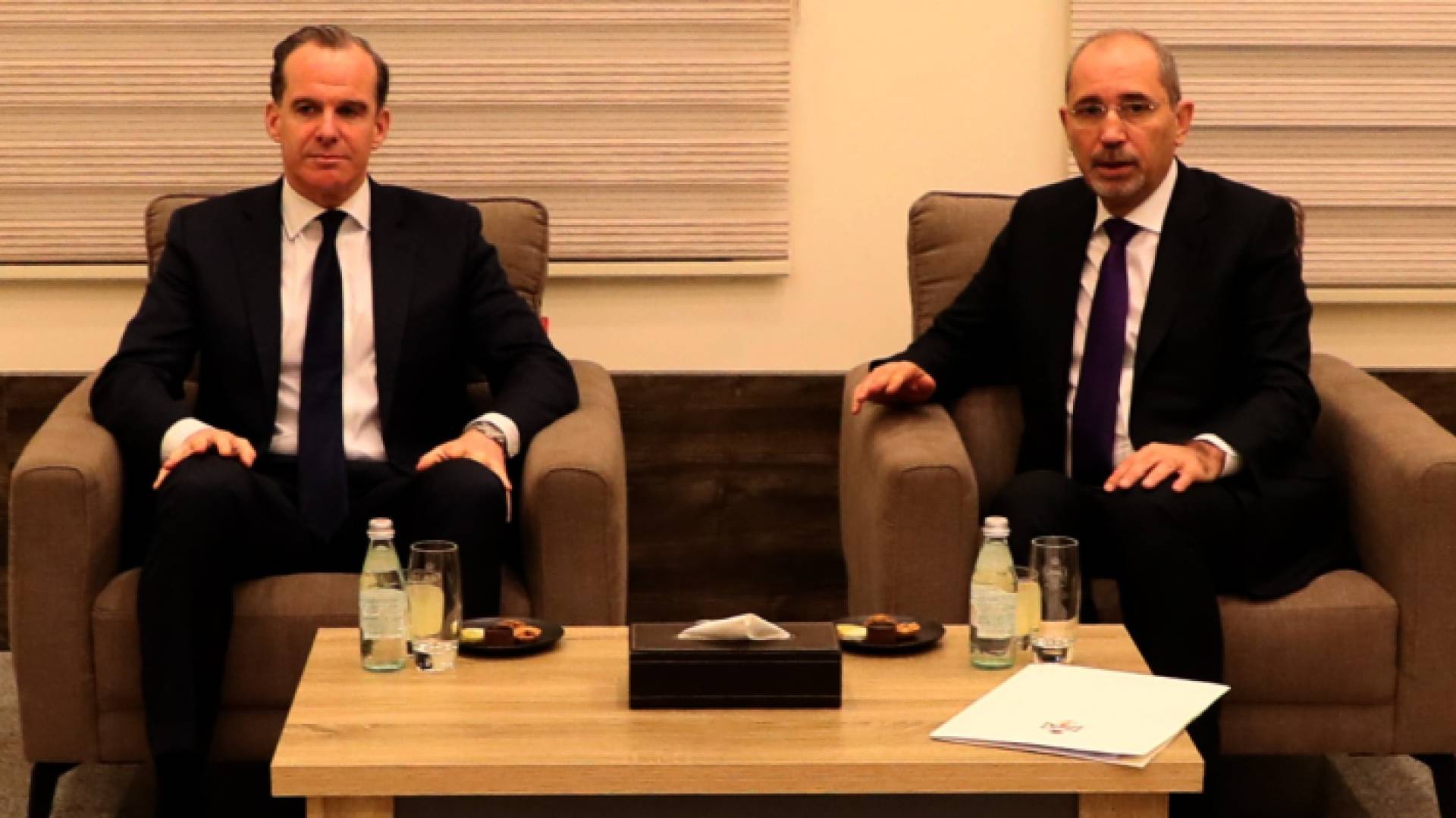 وزير الخارجية أيمن الصفدي ومنسق مجلس الأمن القومي الأمريكي بريت ماكغورك