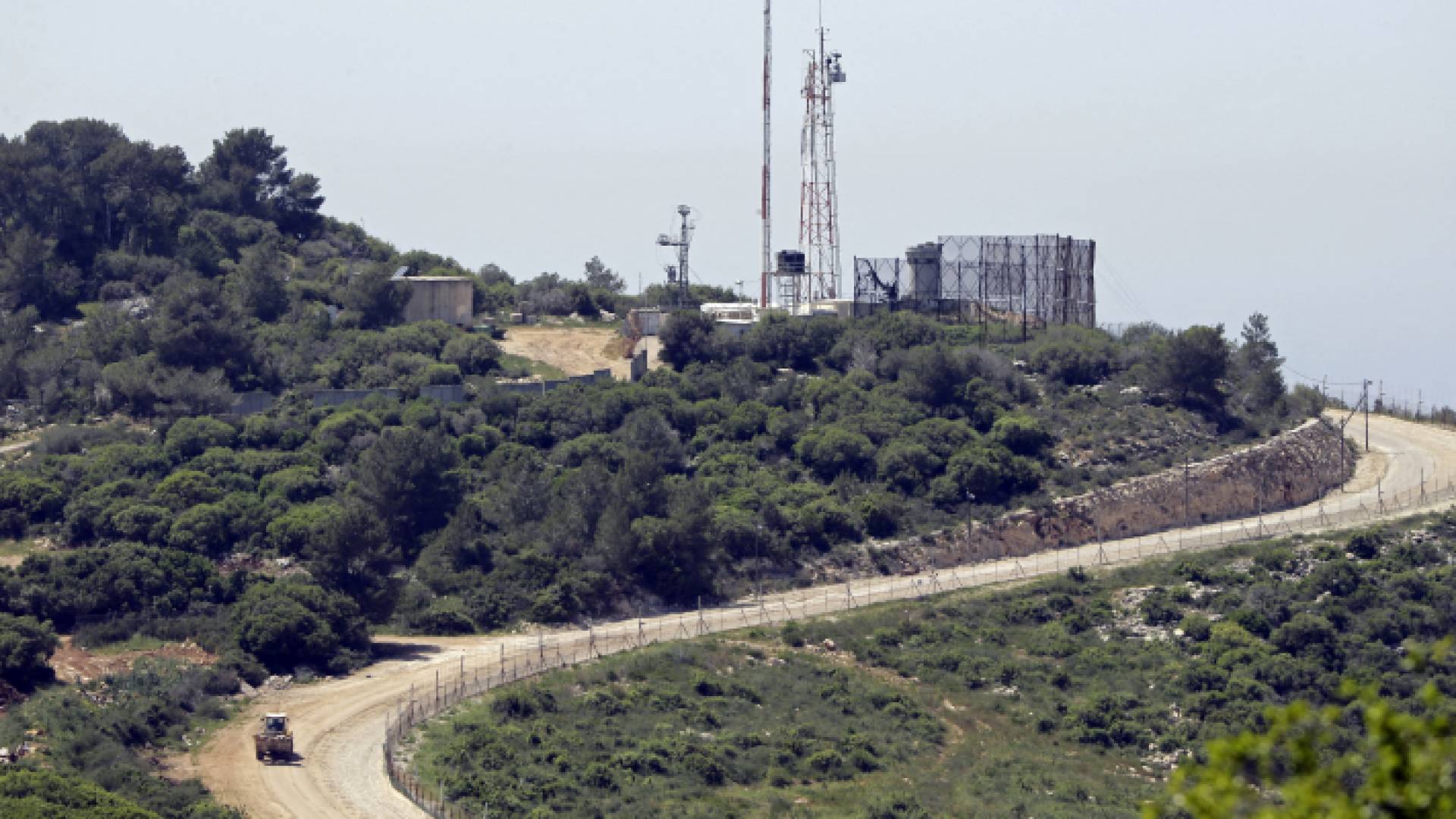 قوات الاحتلال قرب الحدود الجنوبية اللبنانية مع الأراضي الفلسطينية المحتلة