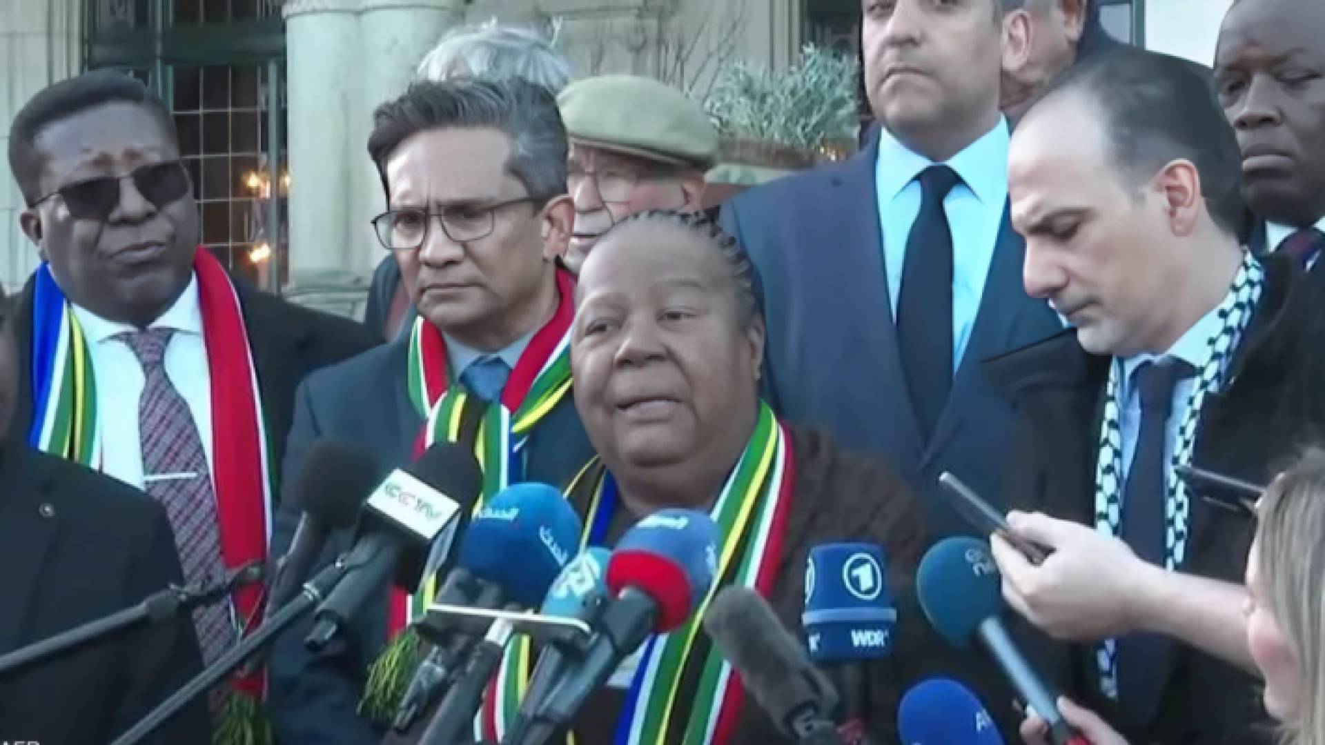 وزيرة خارجية جنوب إفريقيا