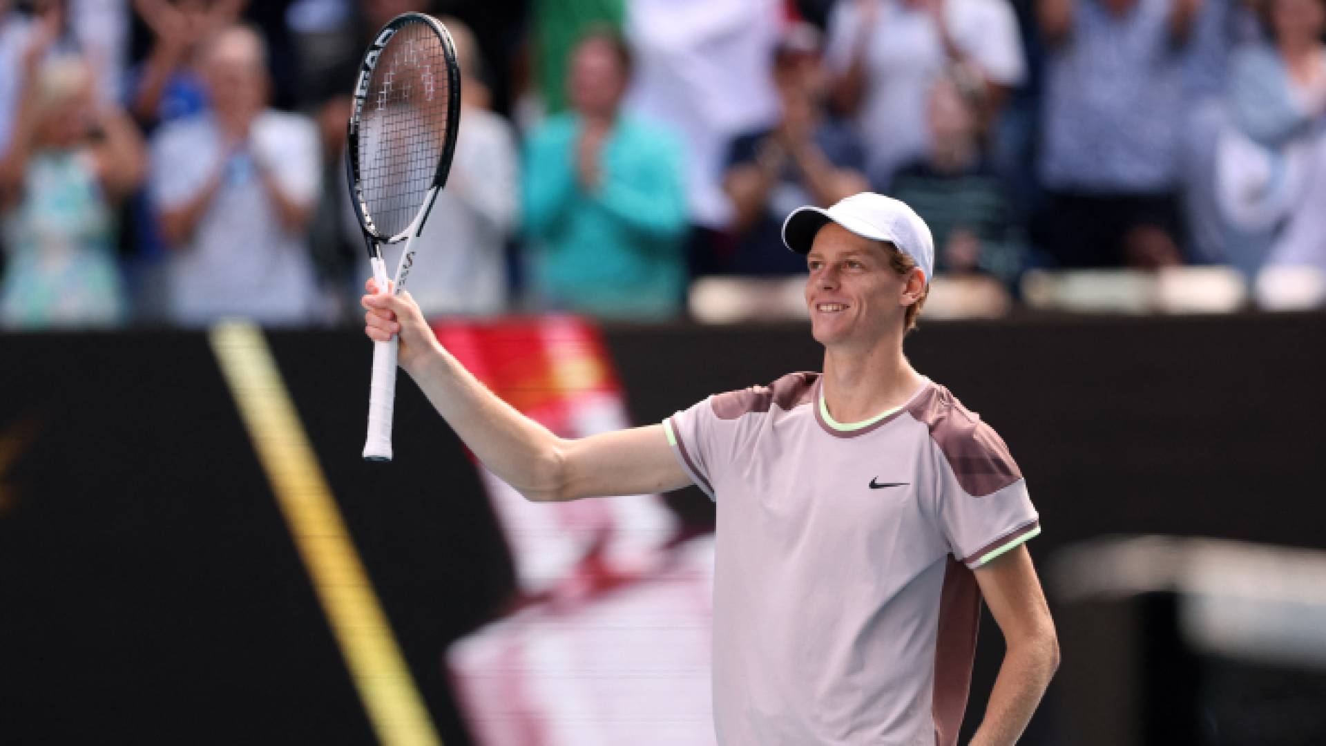 لاعب التنس الايطالي يانيك سينر