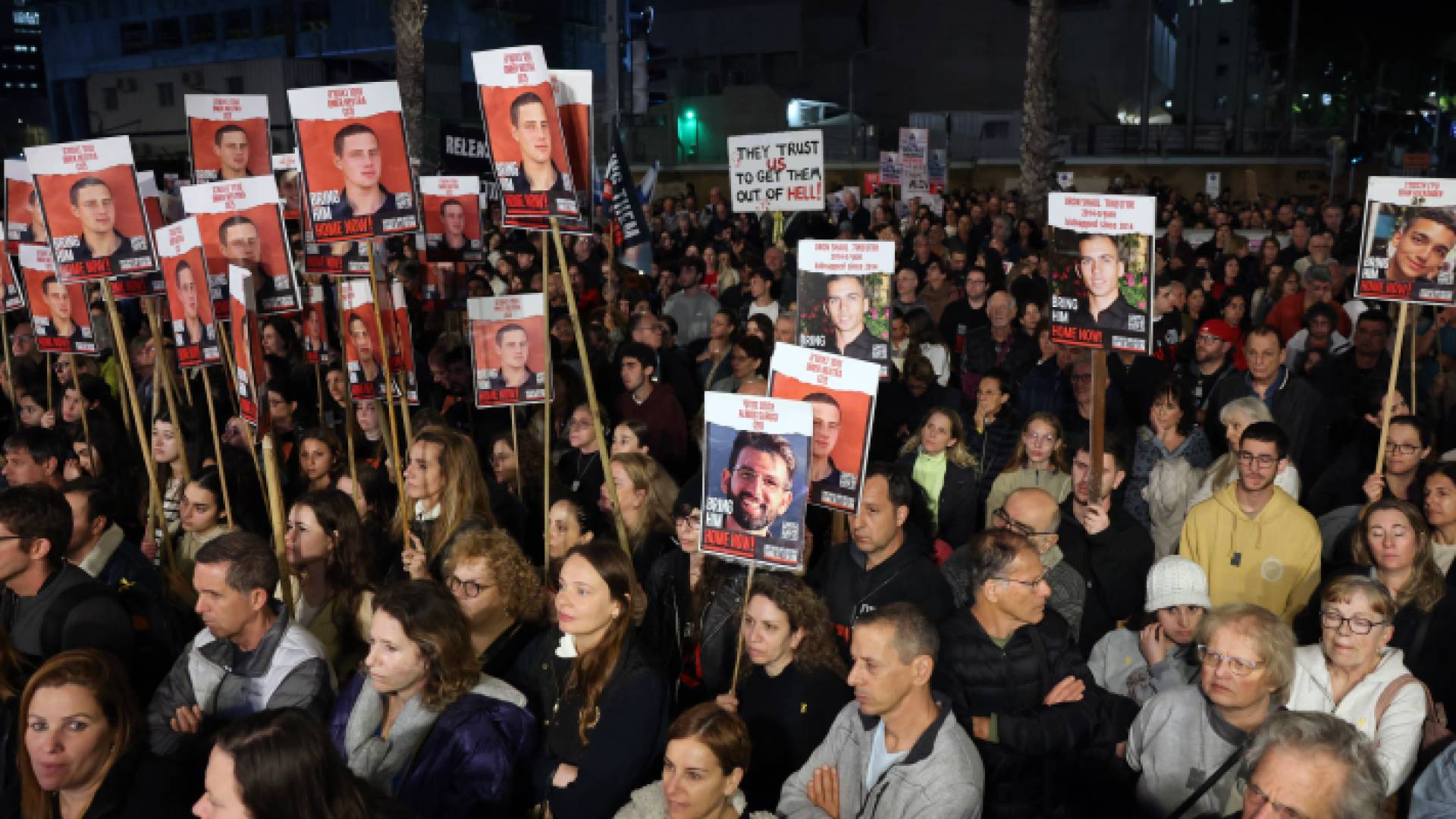 مظاهرات في تل أبيب للضغط على حكومتهم لإبرام صفقة لإعادة المحتجزين