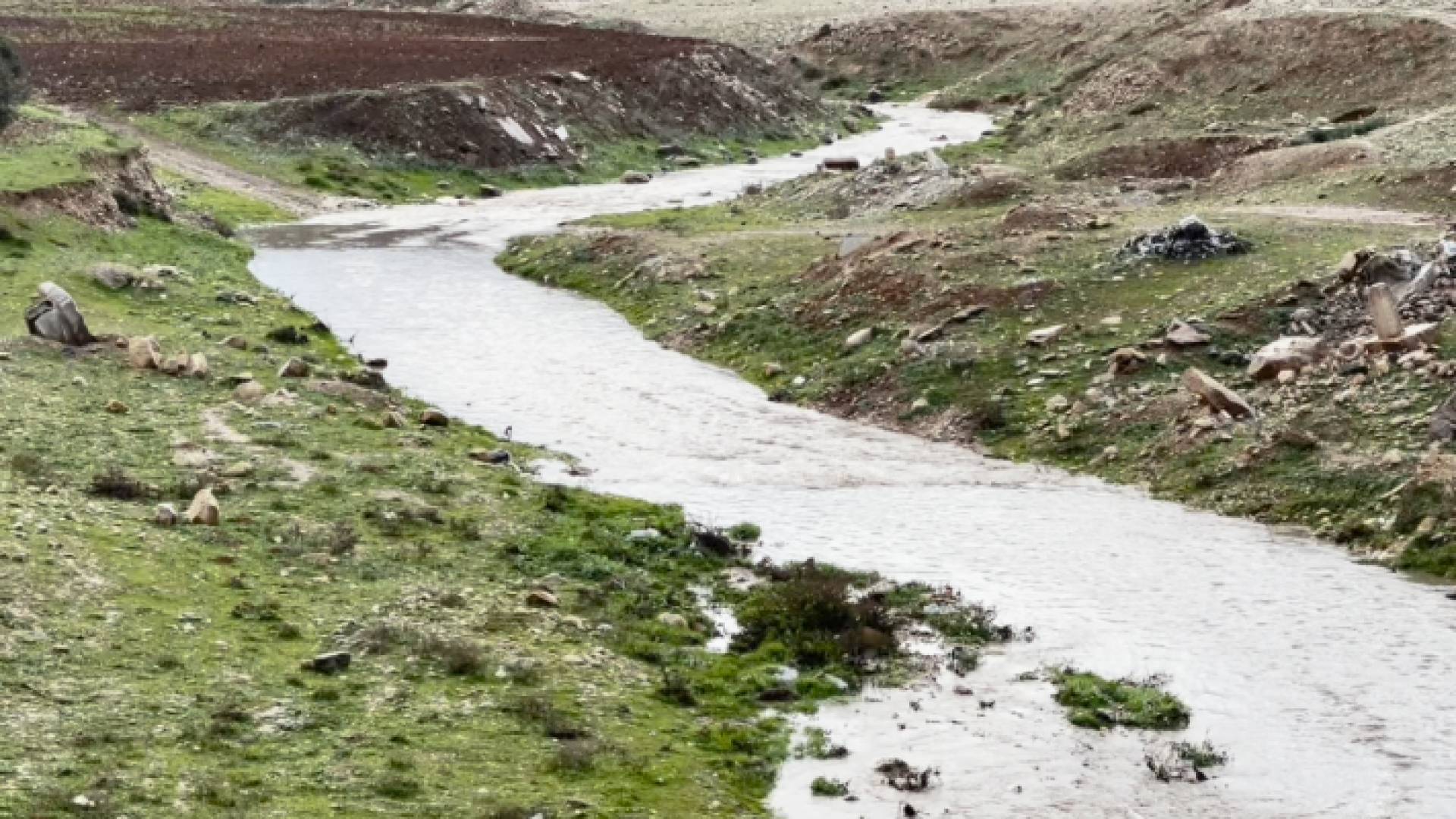 مجاري السيول في الرمثا