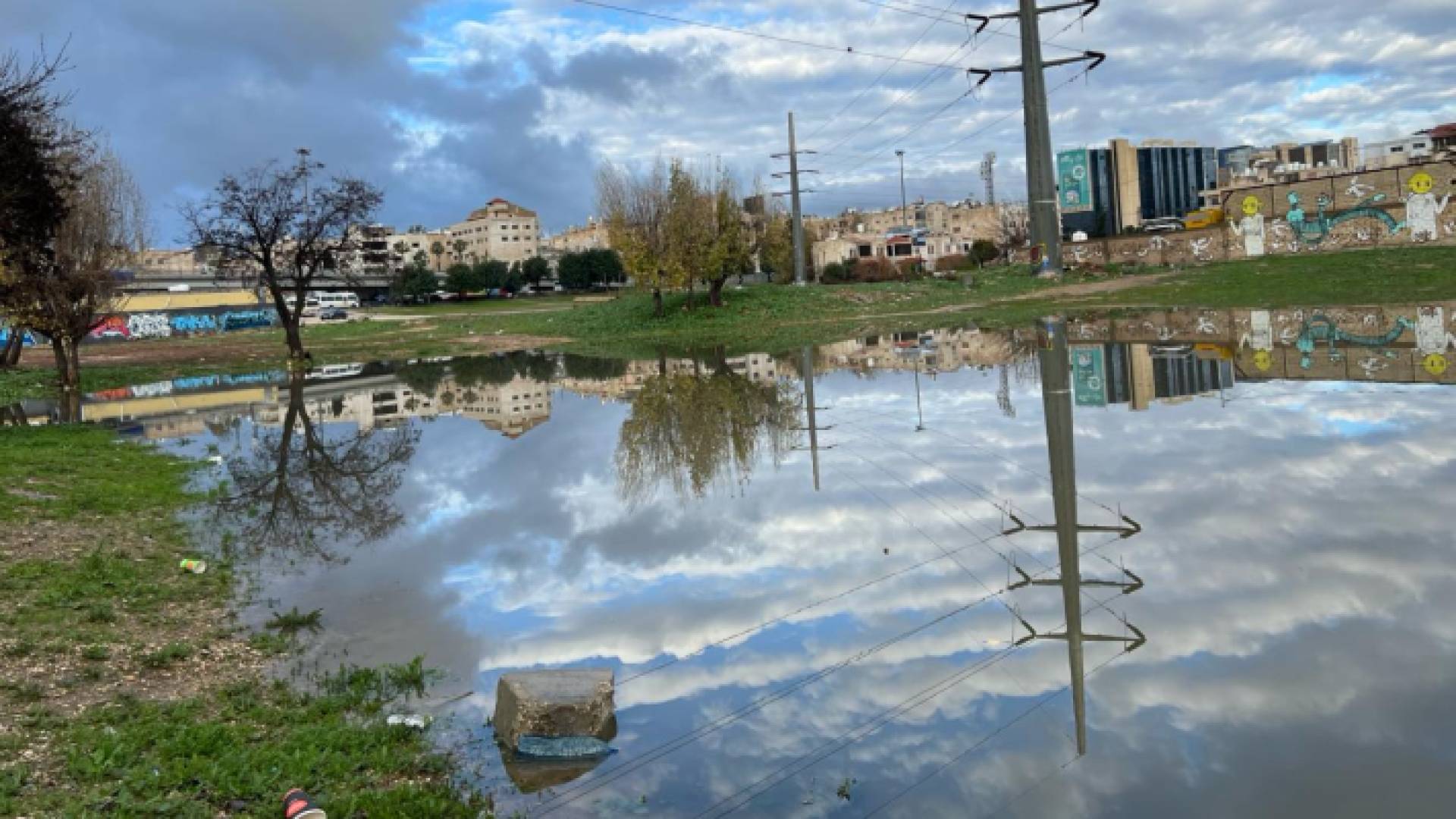 تجمع مياه أمطار في العاصمة عمان