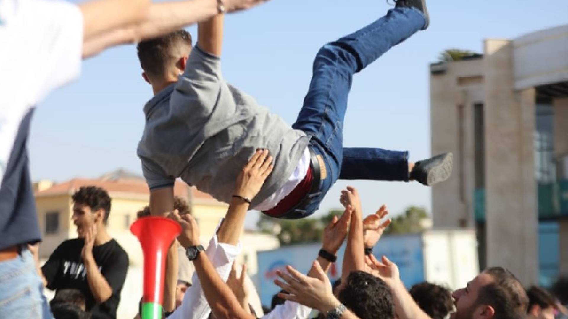 فرحة طلبة التوجيهي بالنتائج - أرشيفية