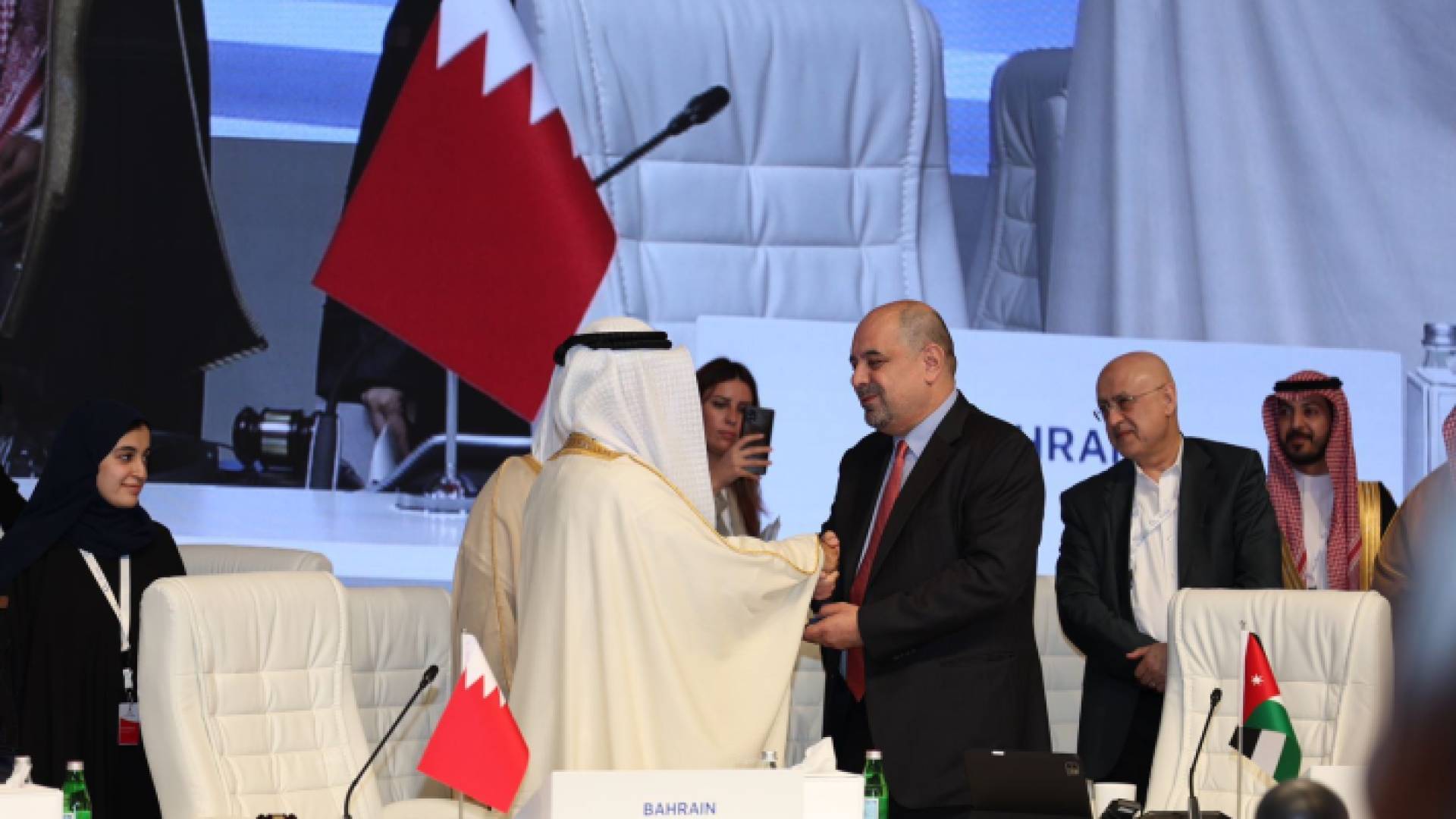 وزير الاقتصاد الرقمي والريادة - أحمد الهناندة