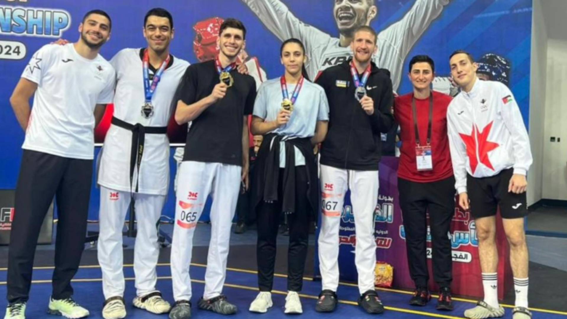 لاعبو المنتخب الوطني