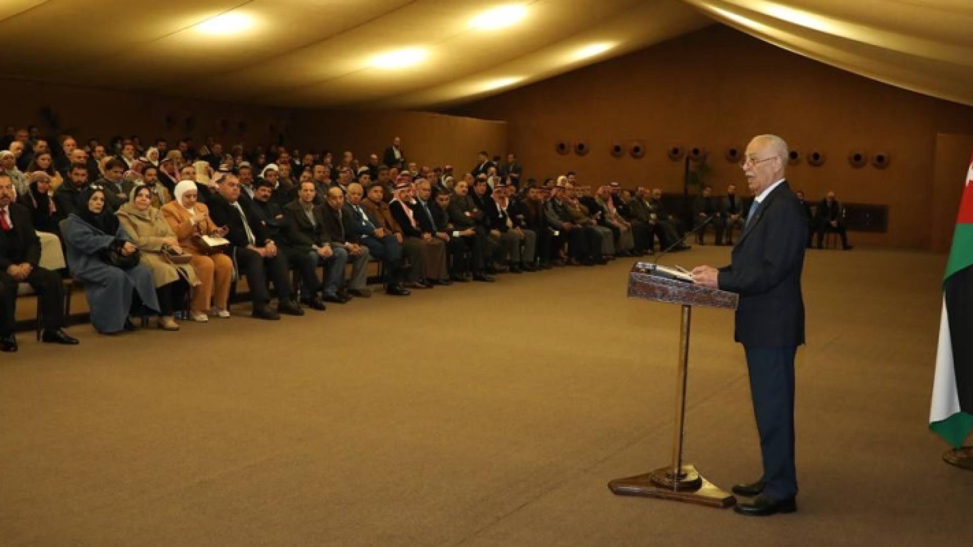 رئيس الديوان الملكي الهاشمي يوسف العيسوي