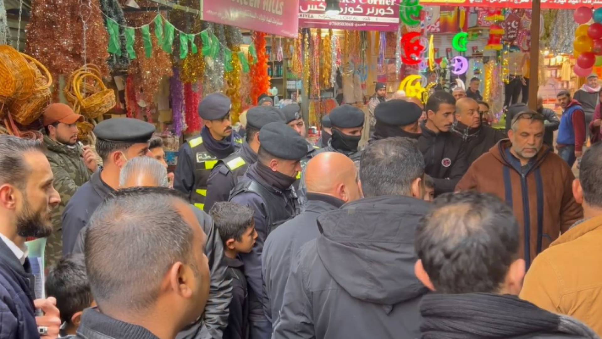 جانب من الحملة في منطقة وسط البلد بالعاصمة عمان