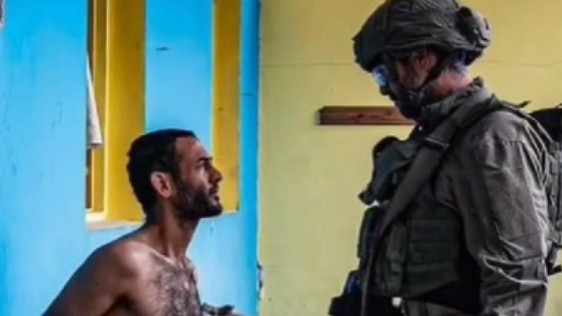 خلال اعتقال الفلسطيني حمزة في حي الشجاعية