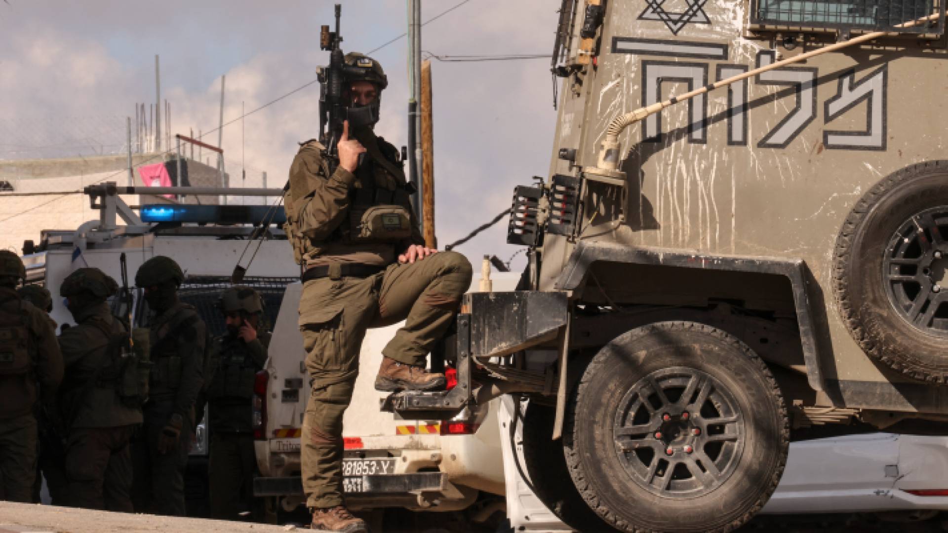 أحد عناصر قوات الاحتلال الإسرائيلي في نابلس - أرشيف