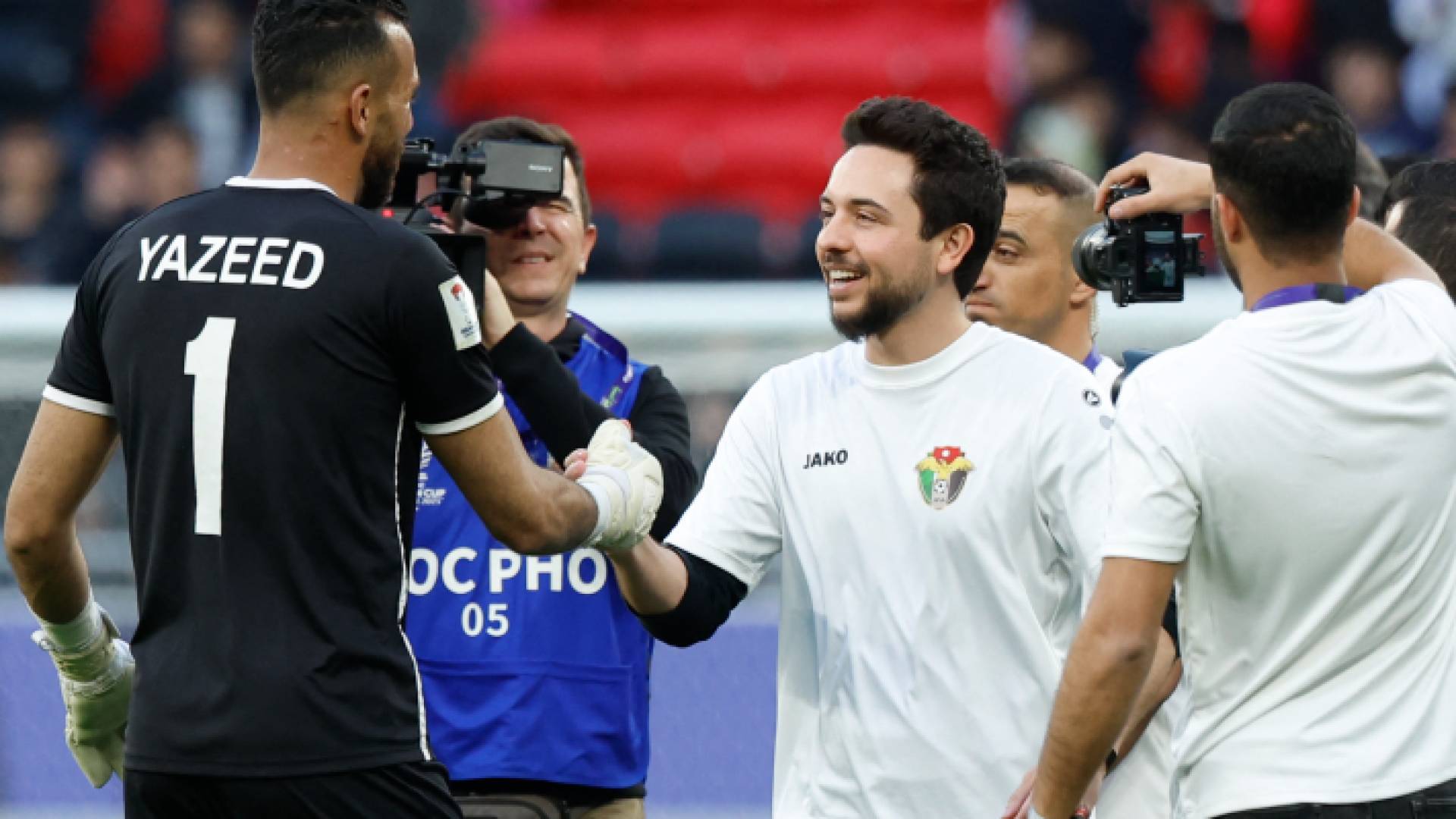 سمو الأمير الحسين بن عبد الله الثاني يهنئ النشامى بعد فوزهم على طاجيكستان