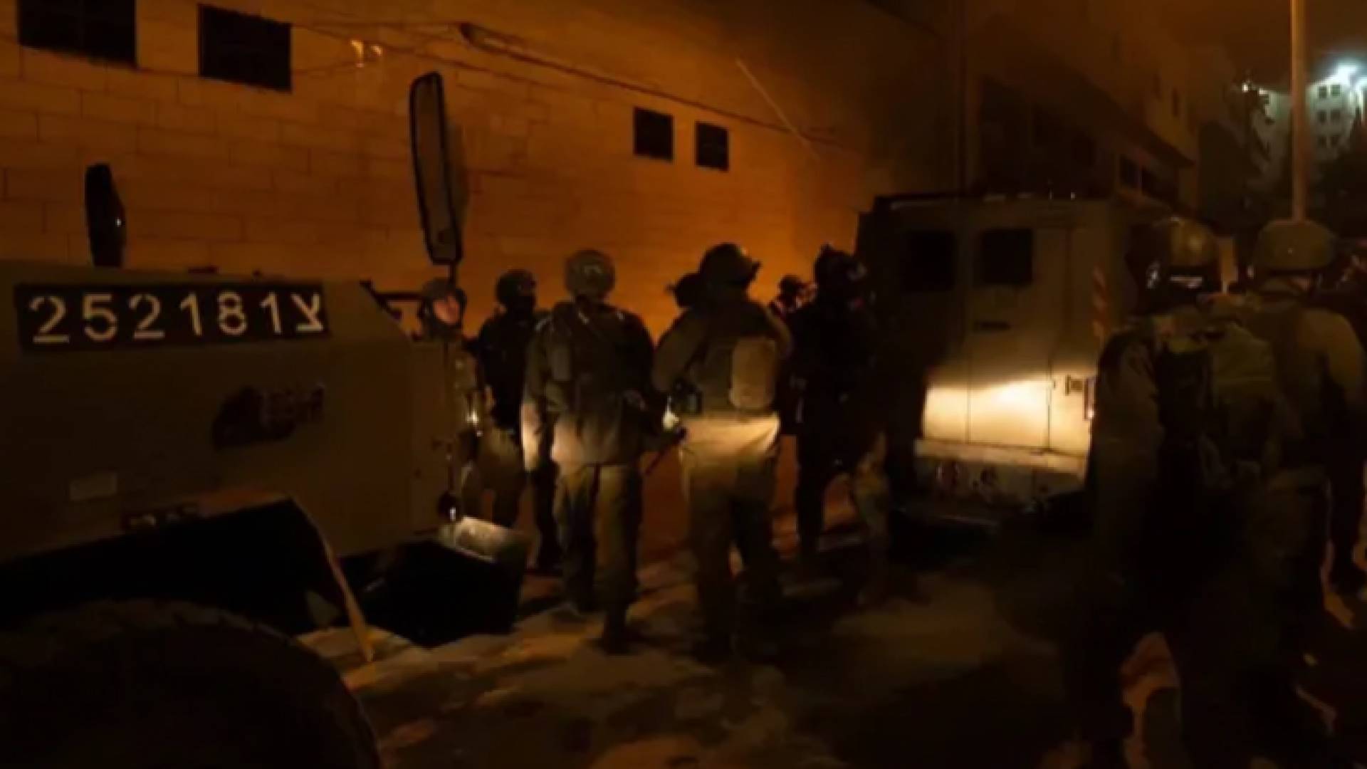 قوات الاحتلال خلال اقتحام الخليل