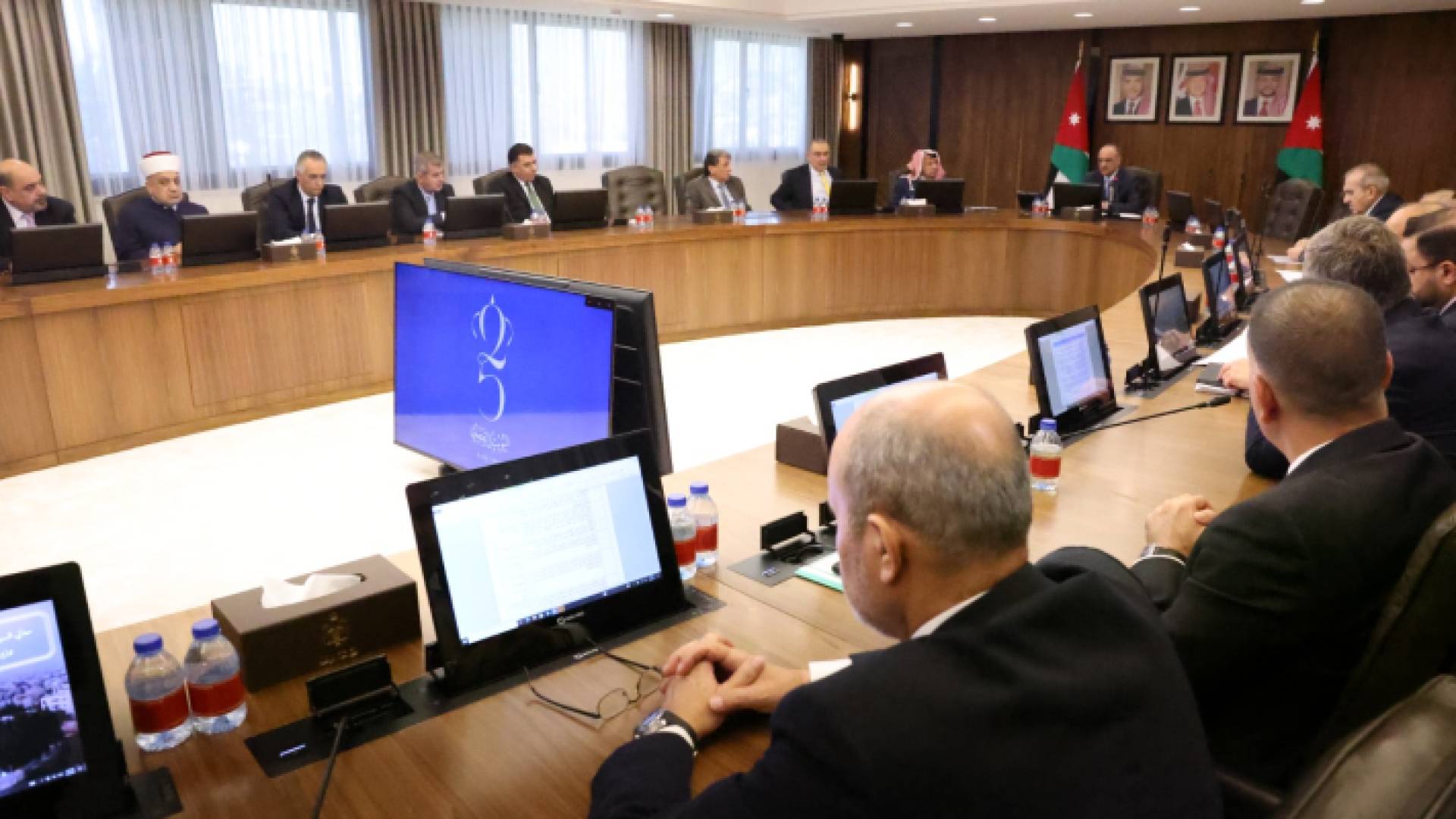 جانب من جلسة مجلس الوزراء