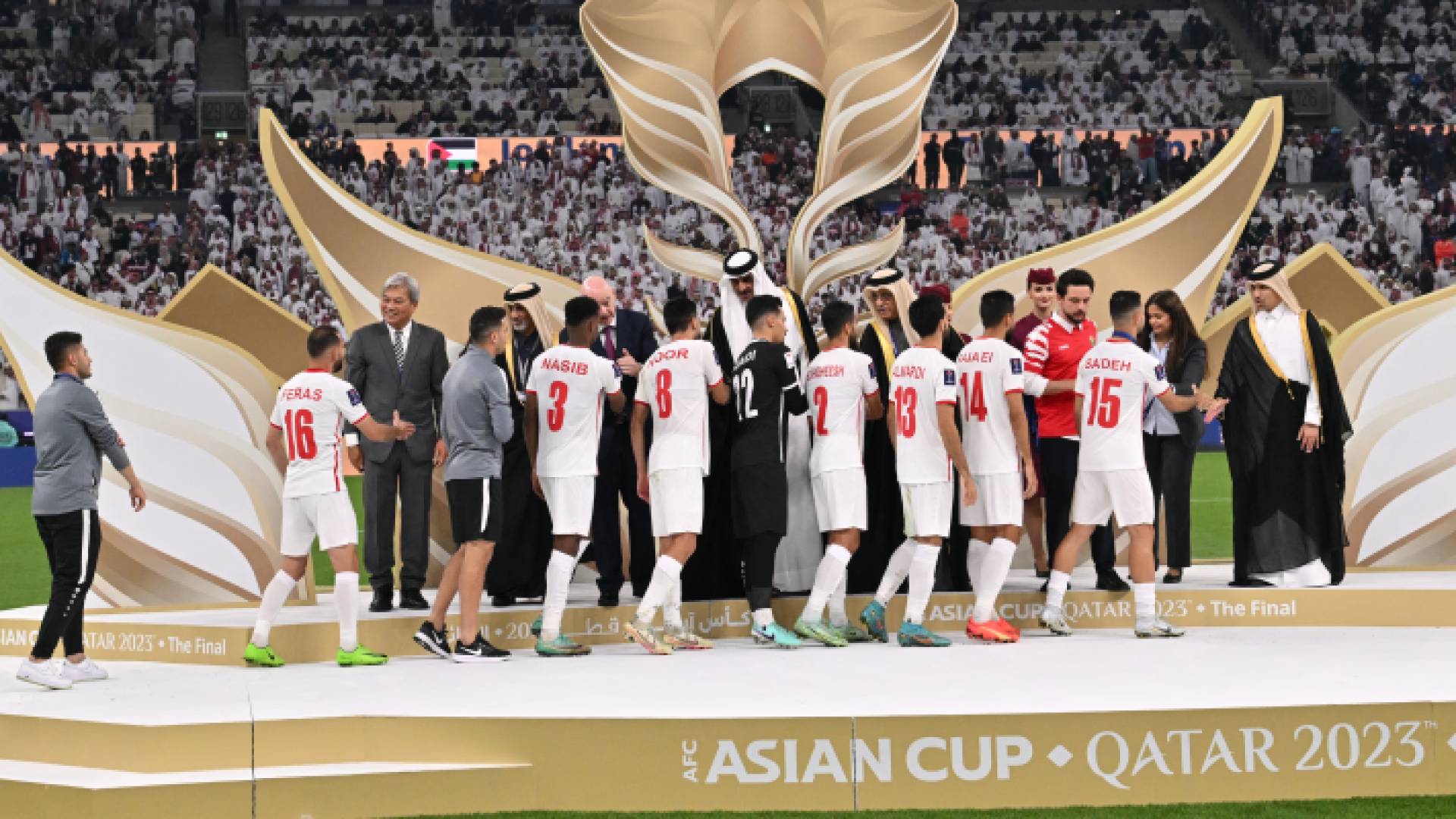 خلال تكريم ولي العهد لنجوم المنتخب الوطني وتسليمهم الميداليات الفضية في بطولة كأس آسيا